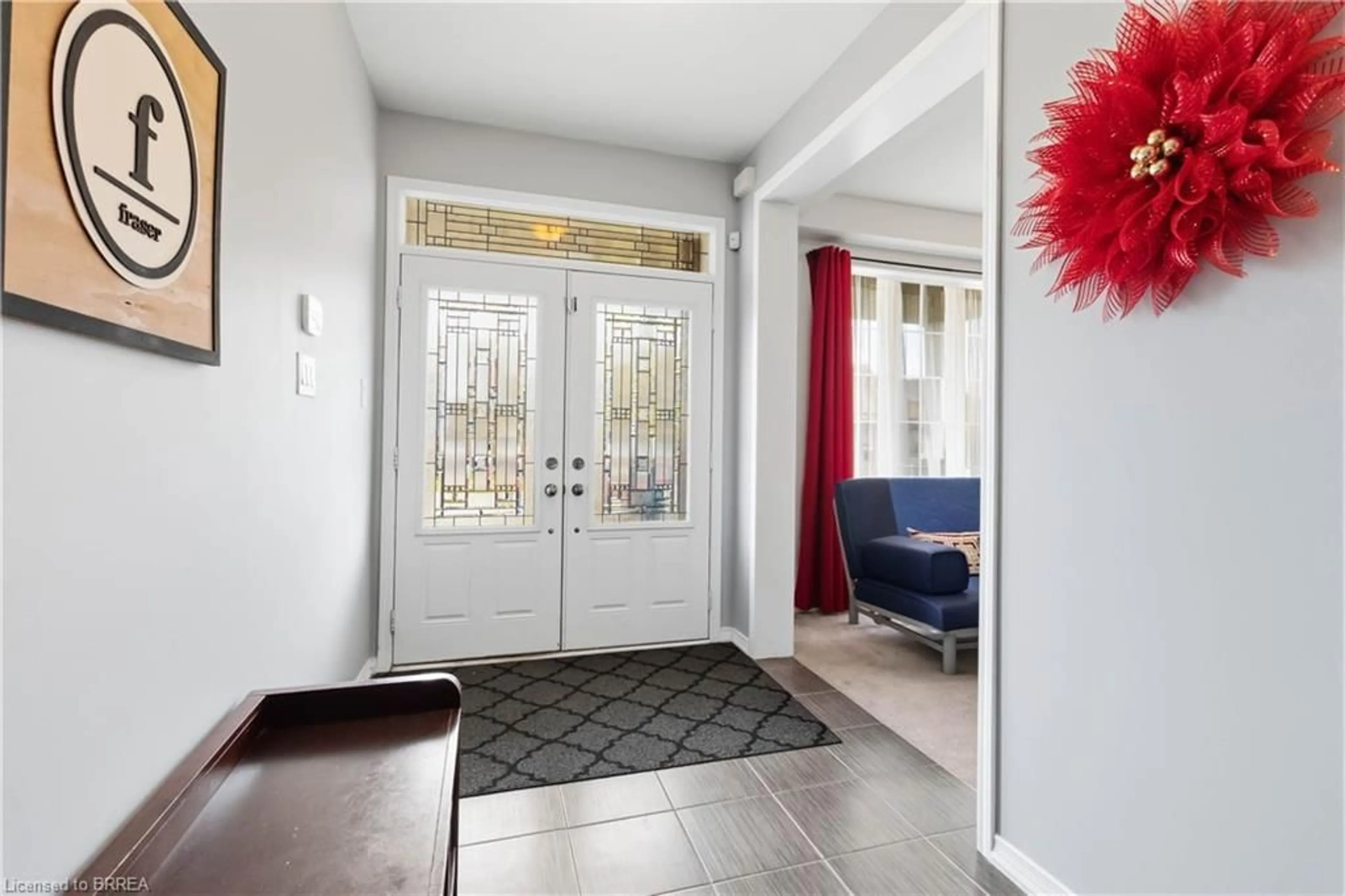 Indoor entryway for 14 Turnbull Dr, Brantford Ontario N3T 0K4