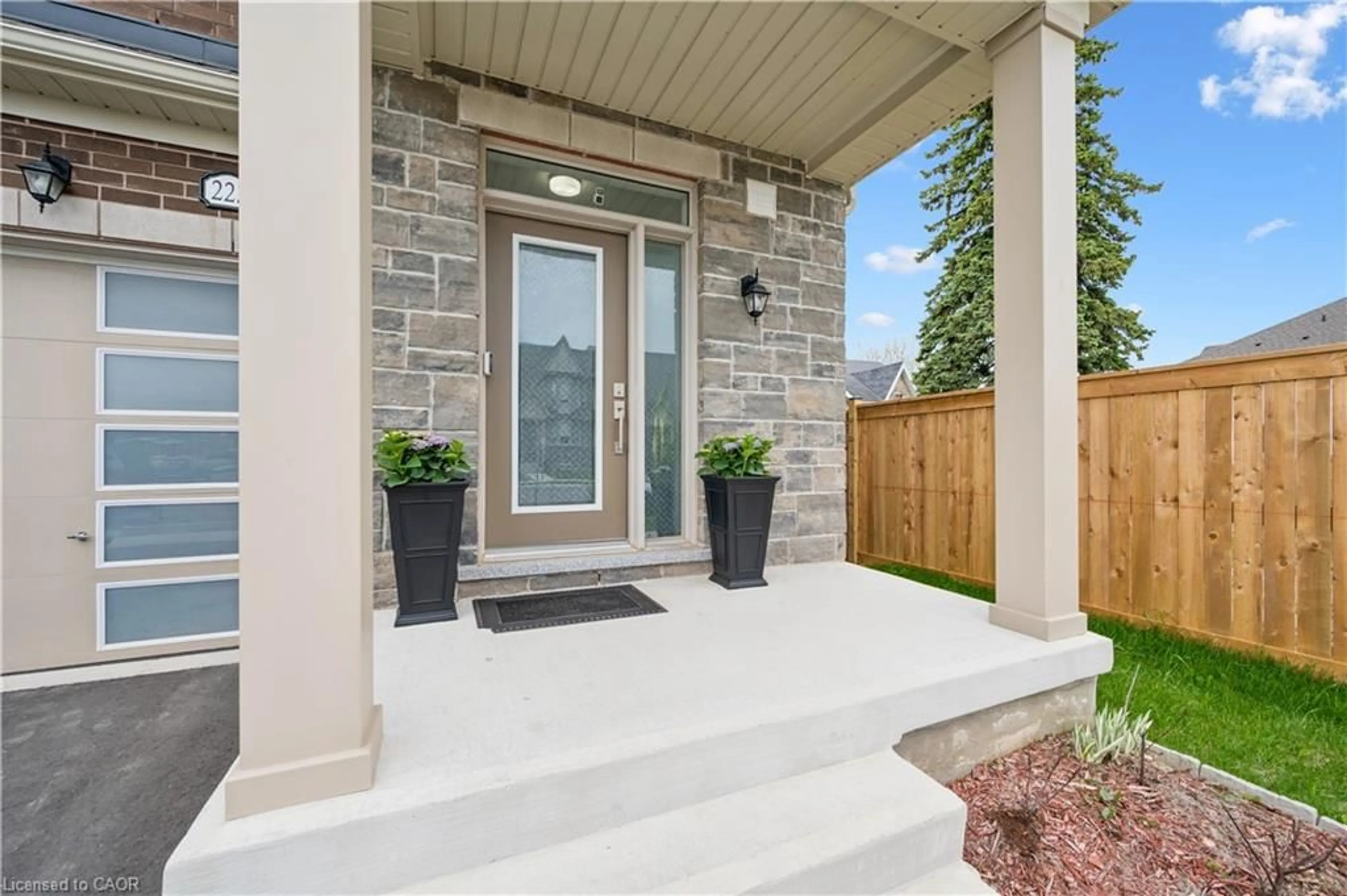 Indoor entryway for 223 Farley Rd, Fergus Ontario N1M 0J2