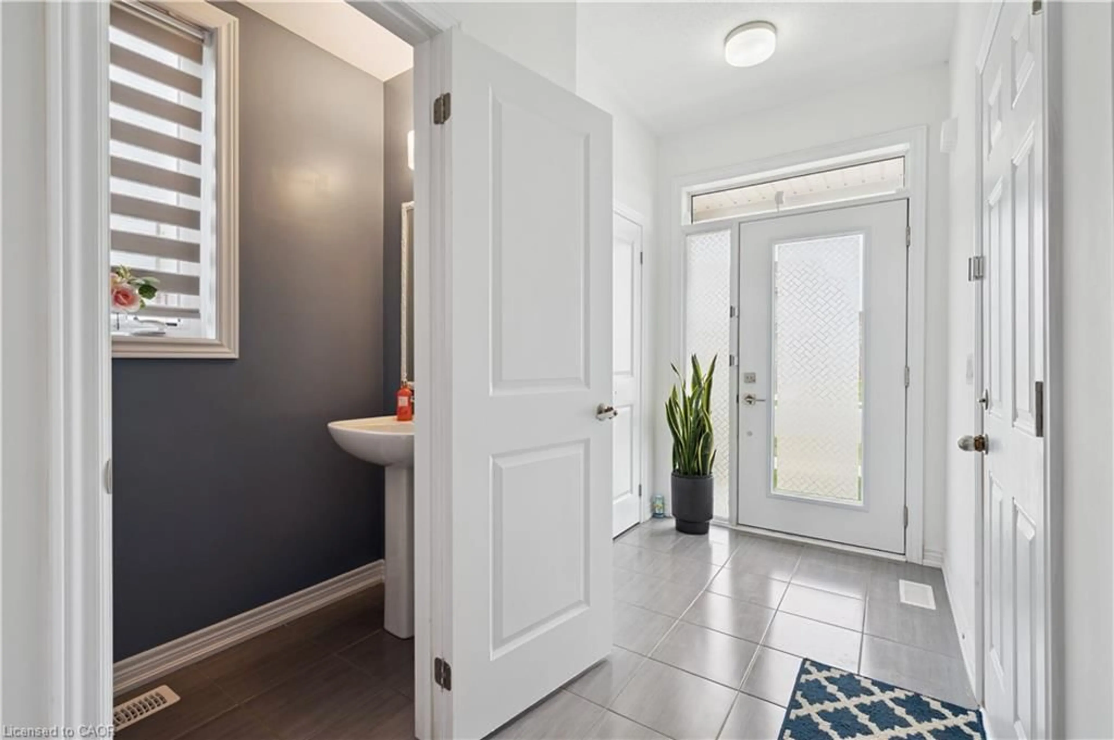 Indoor entryway for 223 Farley Rd, Fergus Ontario N1M 0J2