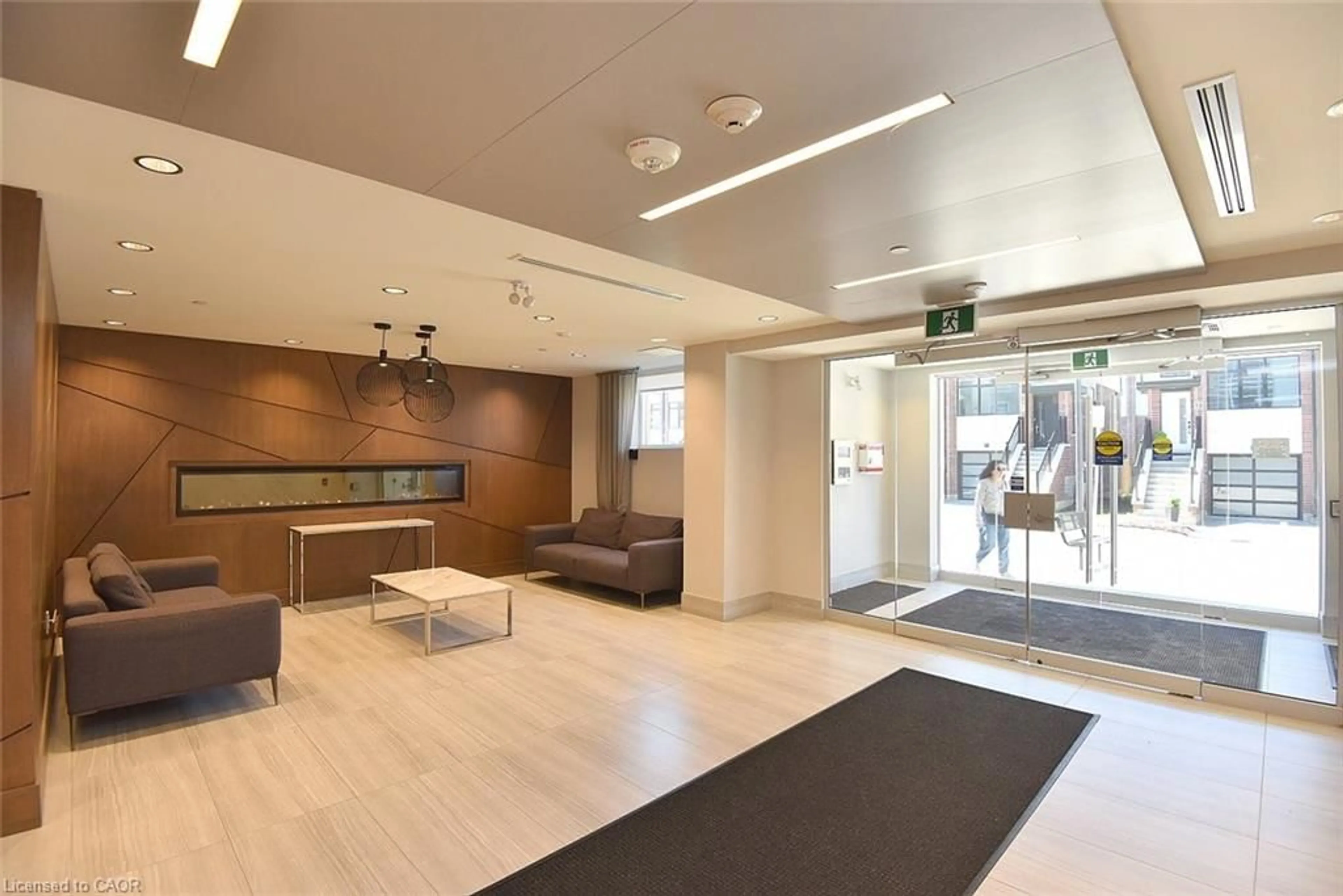 Unknown for 16 Markle Cres #111, Ancaster Ontario L9G 0H4