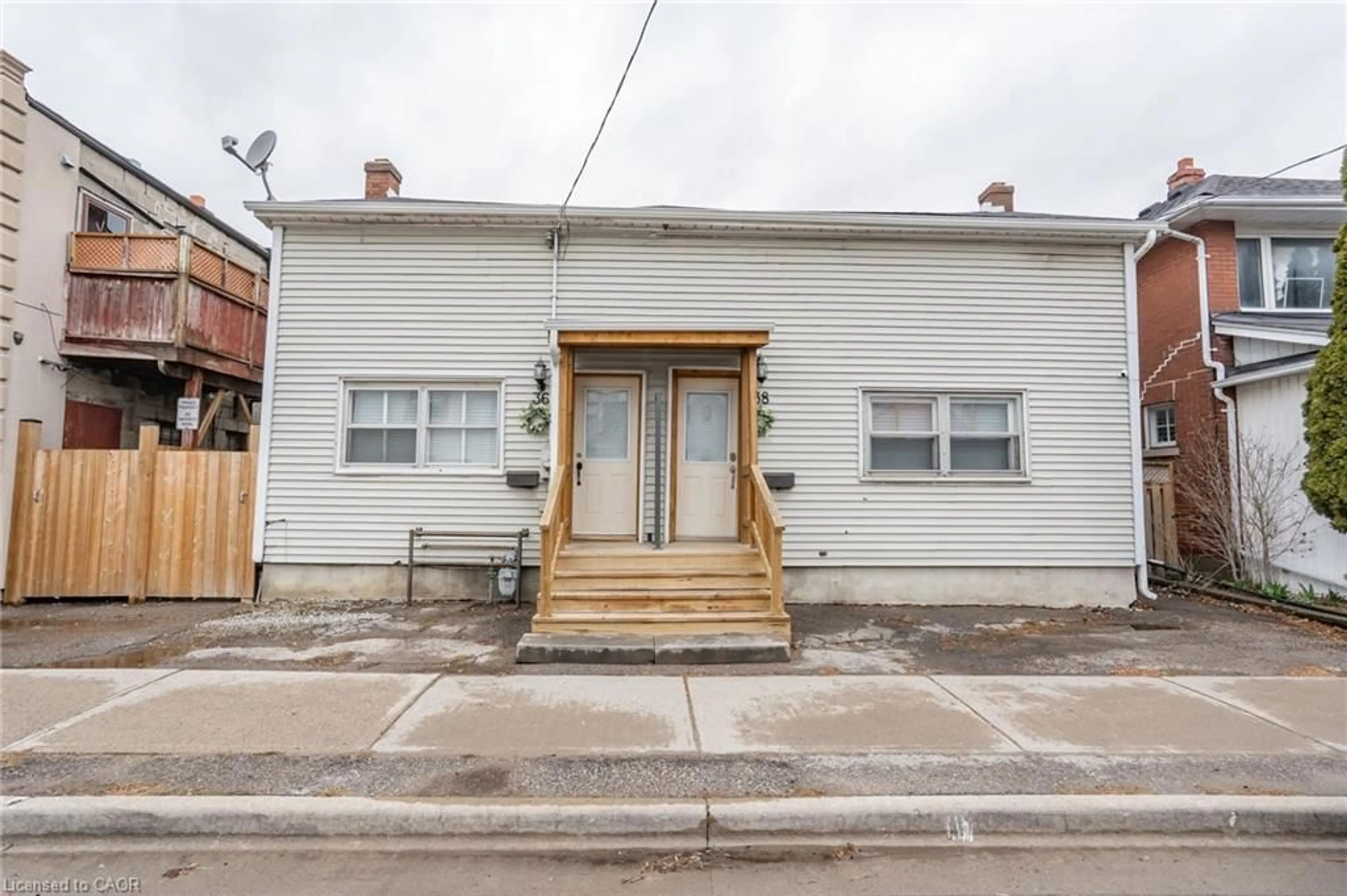 Patio, street for 36 & 38 Bruce St, Oshawa Ontario L1H 1P7
