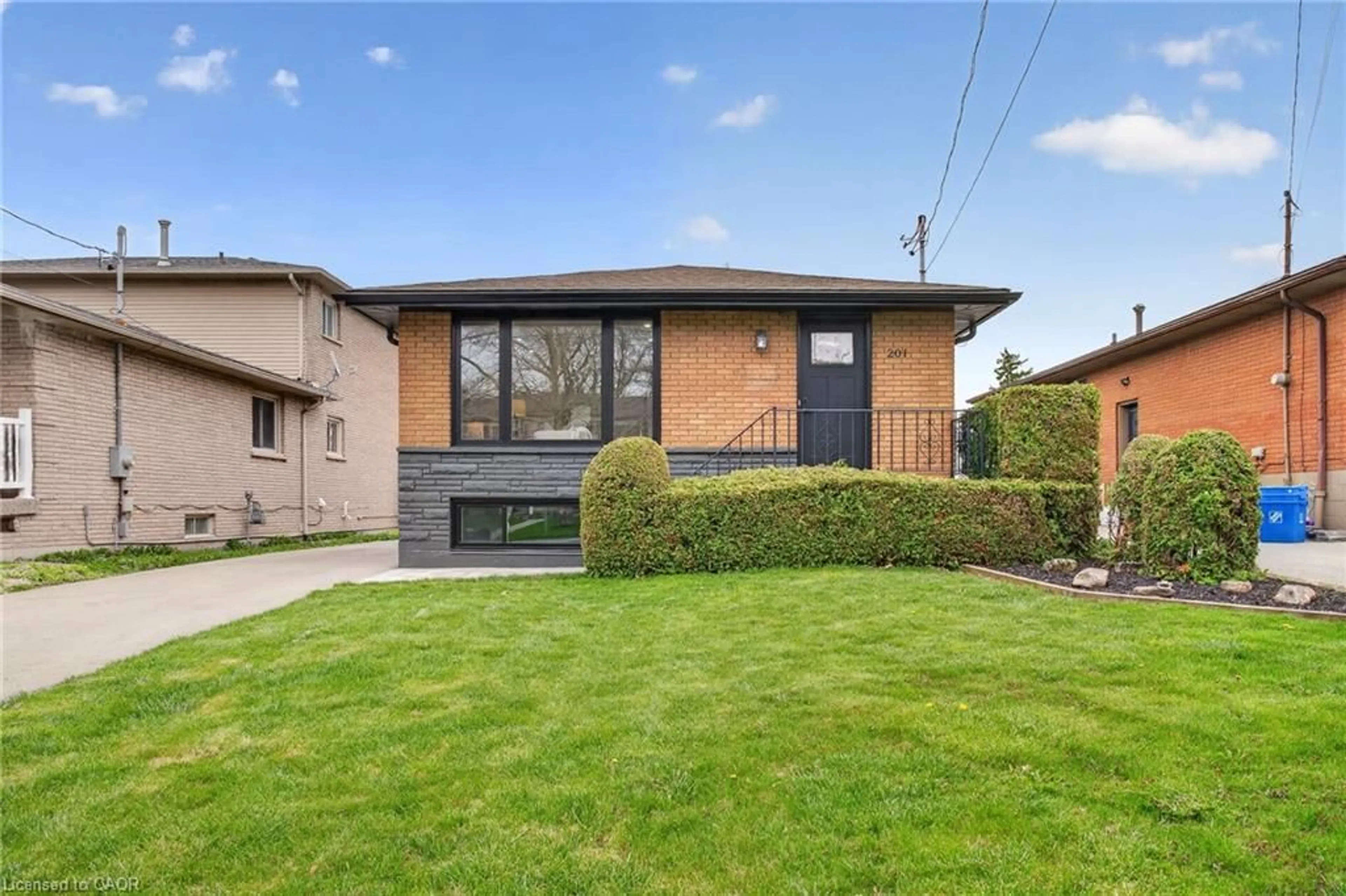 Home with brick exterior material, street for 201 Ridge St, Hamilton Ontario L9A 2X6
