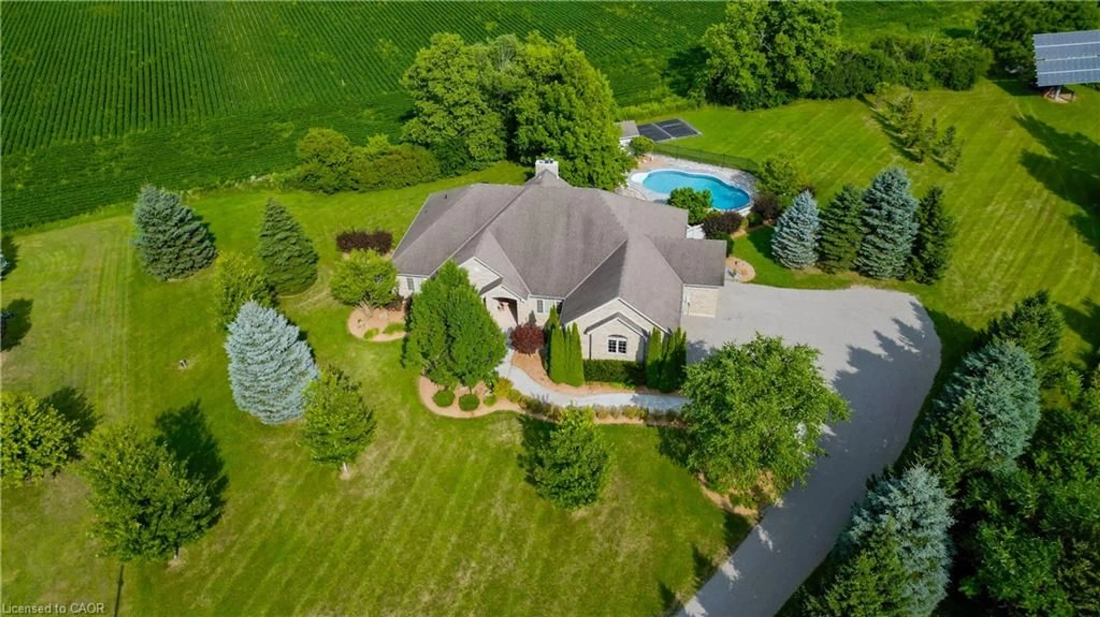 A pic from outside/outdoor area/front of a property/back of a property/a pic from drone, unknown for 10 Eagle Ridge Crt, Glen Morris Ontario N0B 1W0