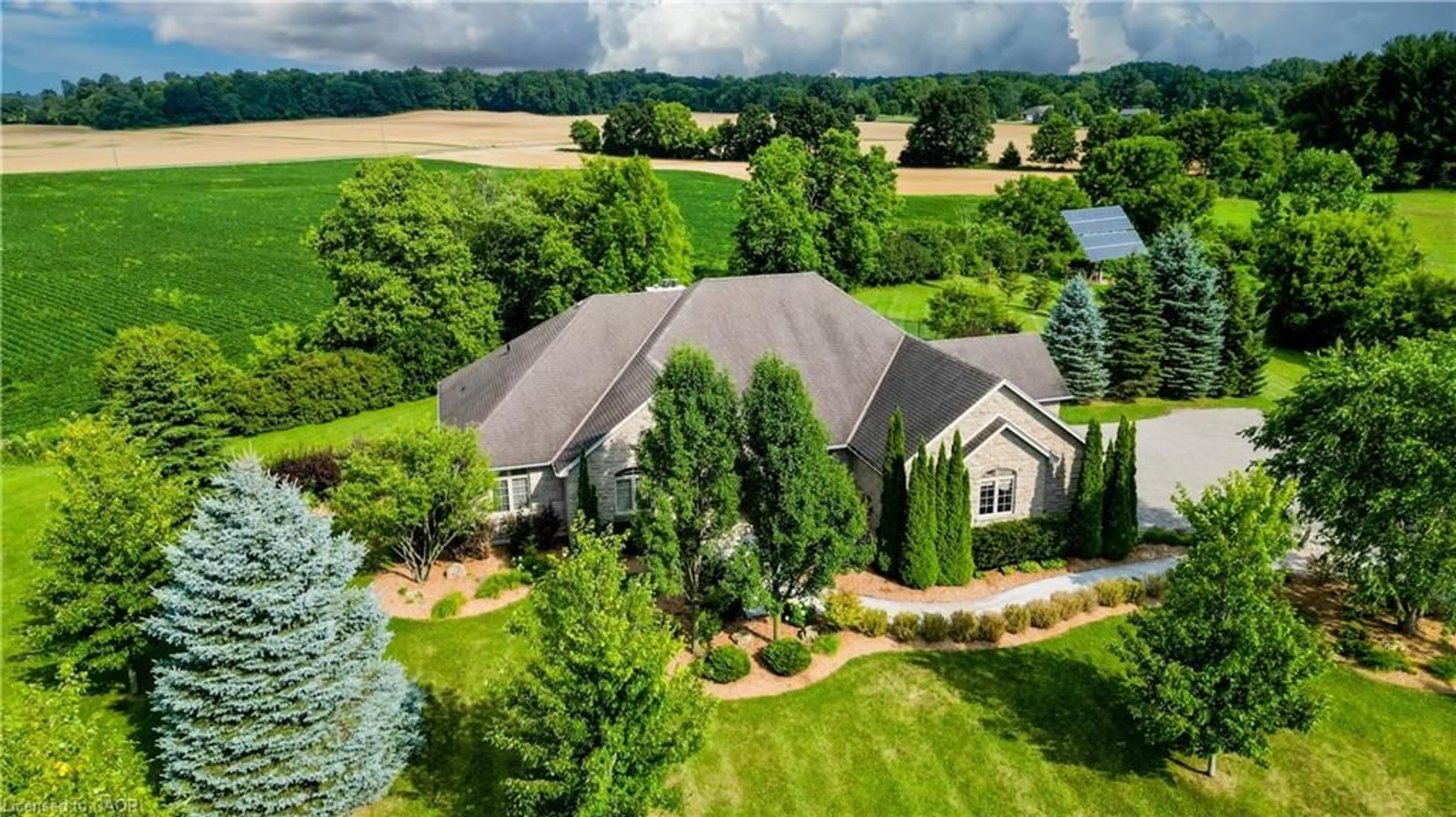 A pic from outside/outdoor area/front of a property/back of a property/a pic from drone, unknown for 10 Eagle Ridge Crt, Glen Morris Ontario N0B 1W0