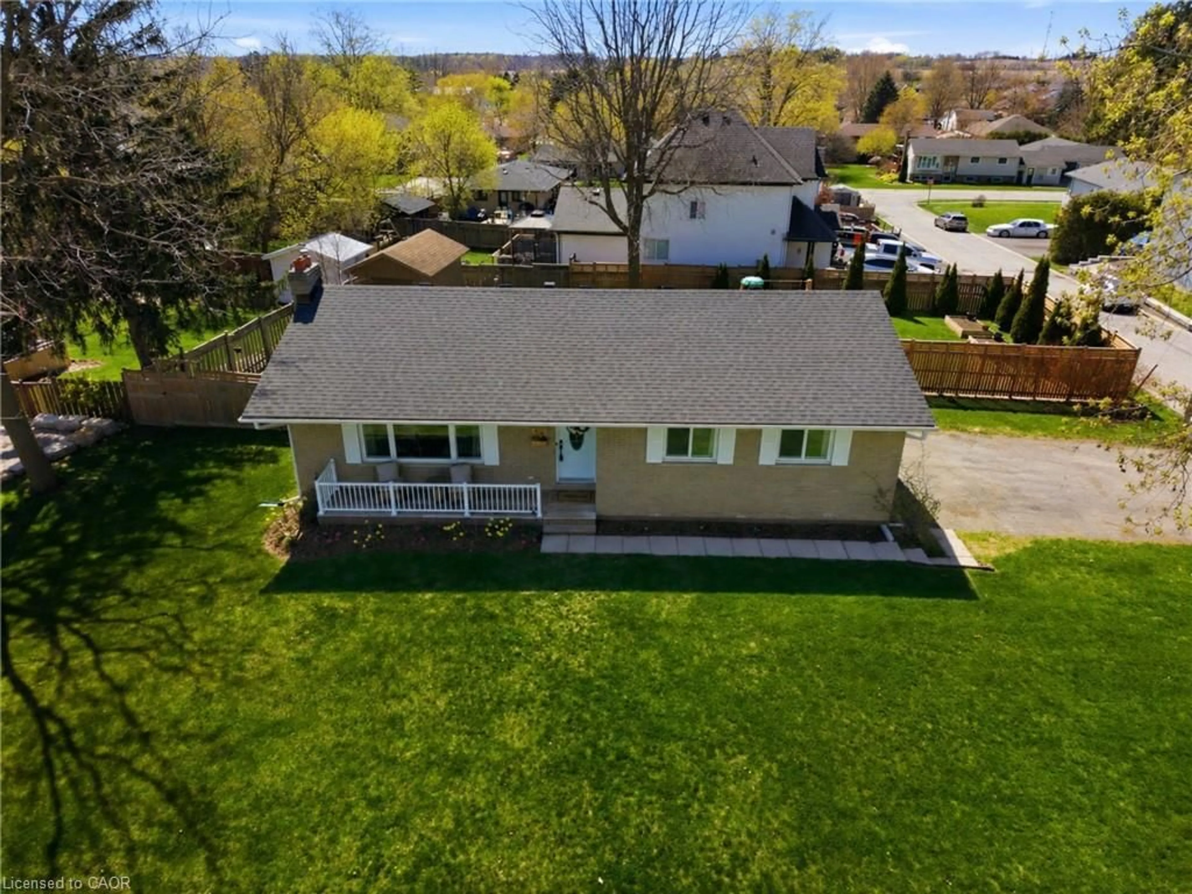 A pic from outside/outdoor area/front of a property/back of a property/a pic from drone, unknown for 16 Muma St, Drumbo Ontario N0J 1G0