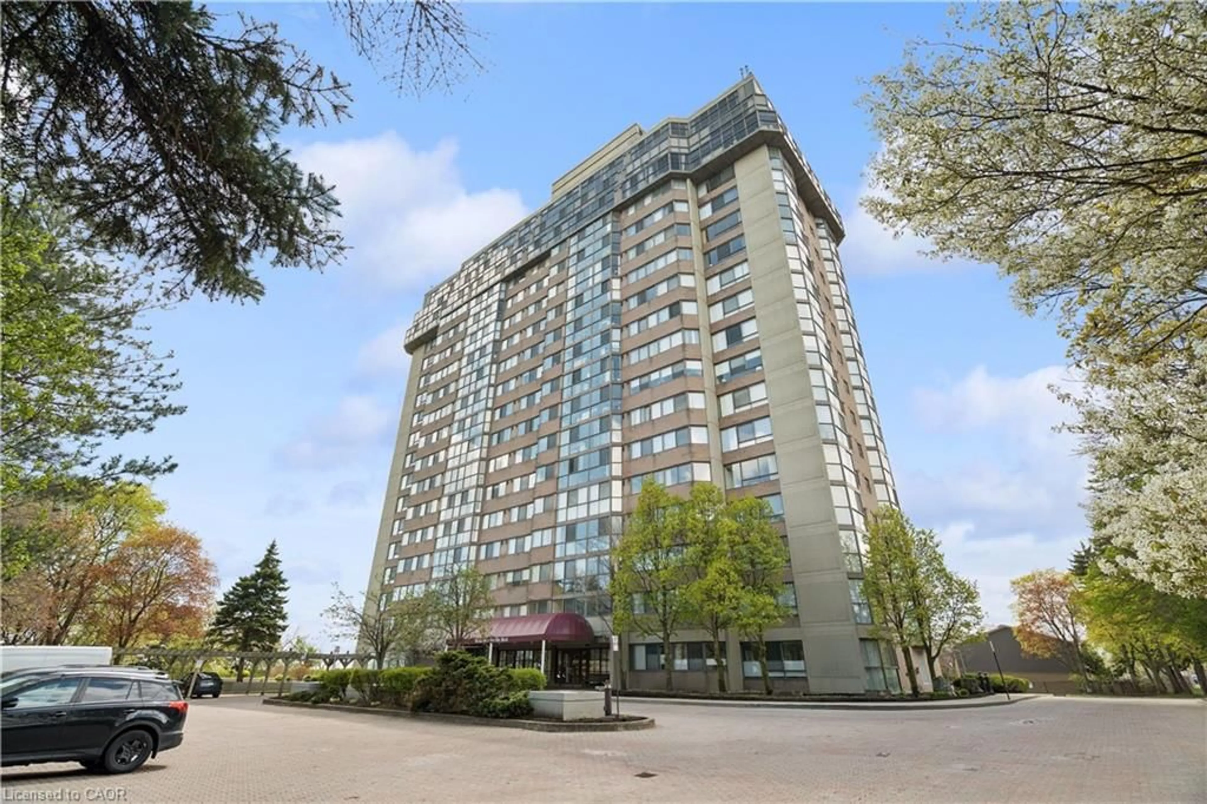 Unknown for 880 Dundas St #503, Mississauga Ontario L5C 4H3