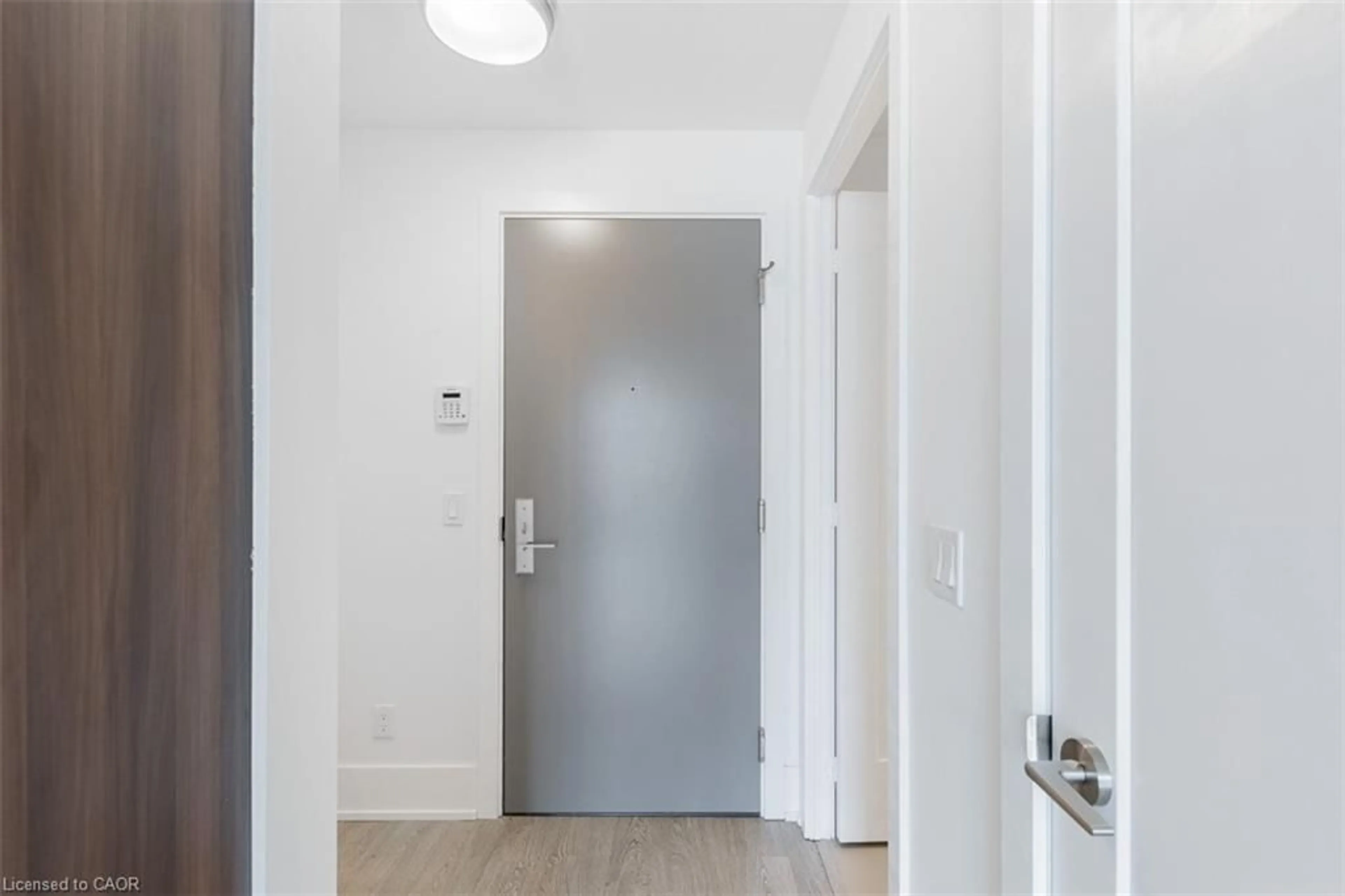 Indoor entryway for 15 Merchants' Wharf, Toronto Ontario M5A 0N8