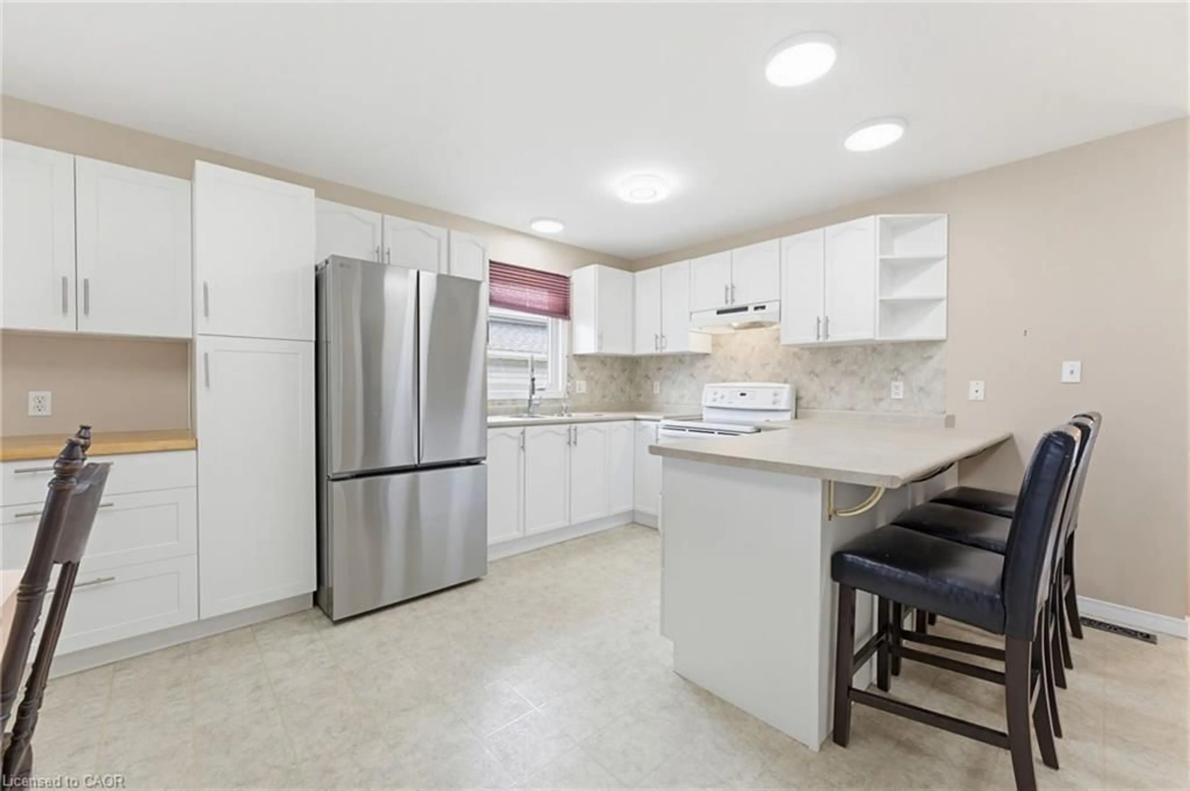 Standard kitchen, ceramic/tile floor for 17 Barnett St, Listowel Ontario N4W 3V9
