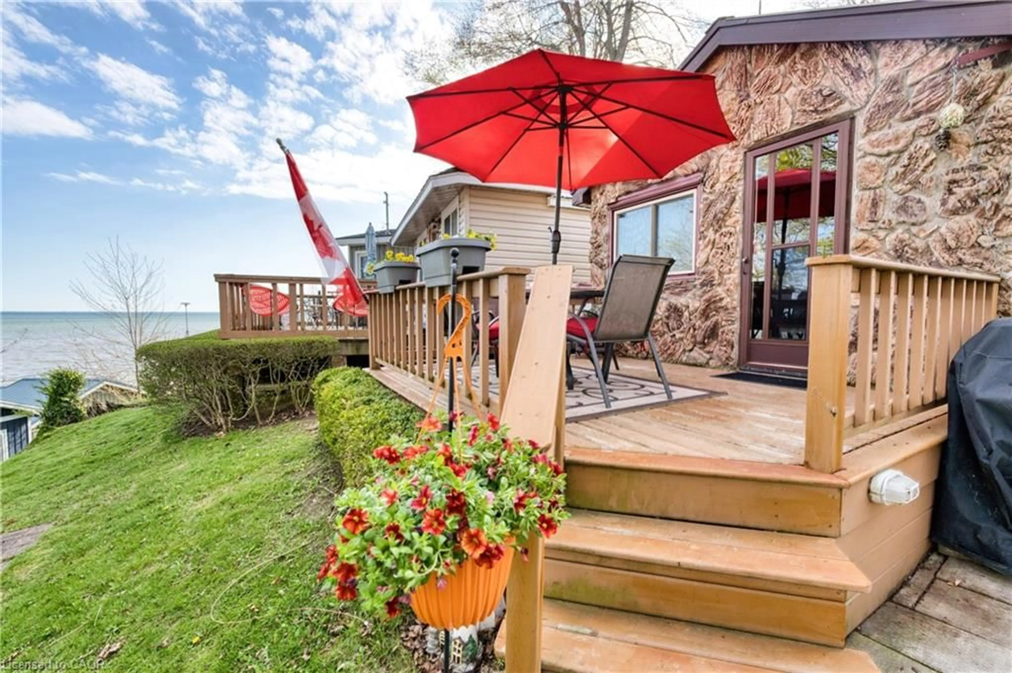 Patio, water/lake/river/ocean view for 17 Bucks Pk, Port Dover Ontario N0A 1N0