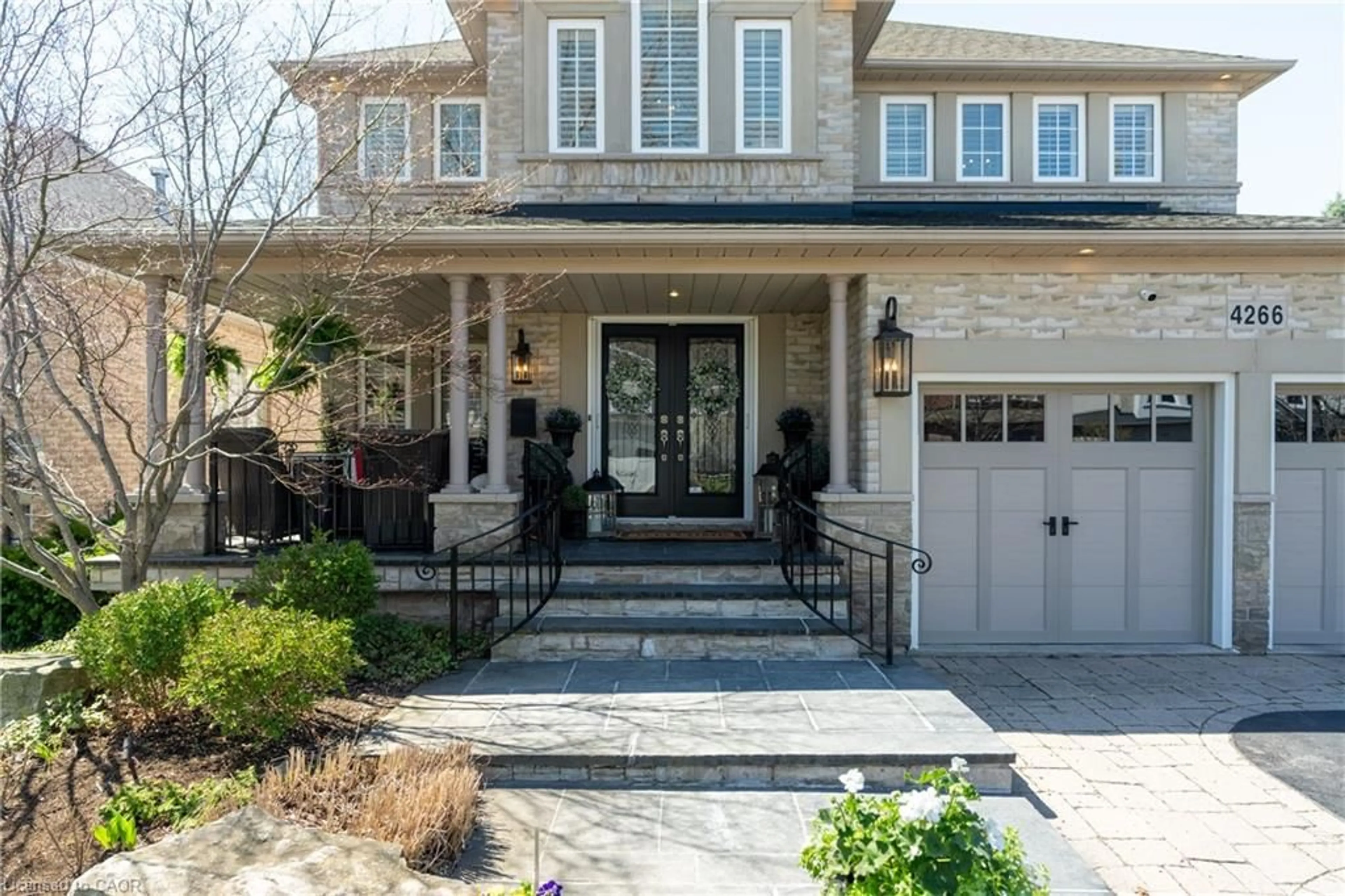 Home with brick exterior material, street for 4266 Clubview Dr, Burlington Ontario L7M 4X2
