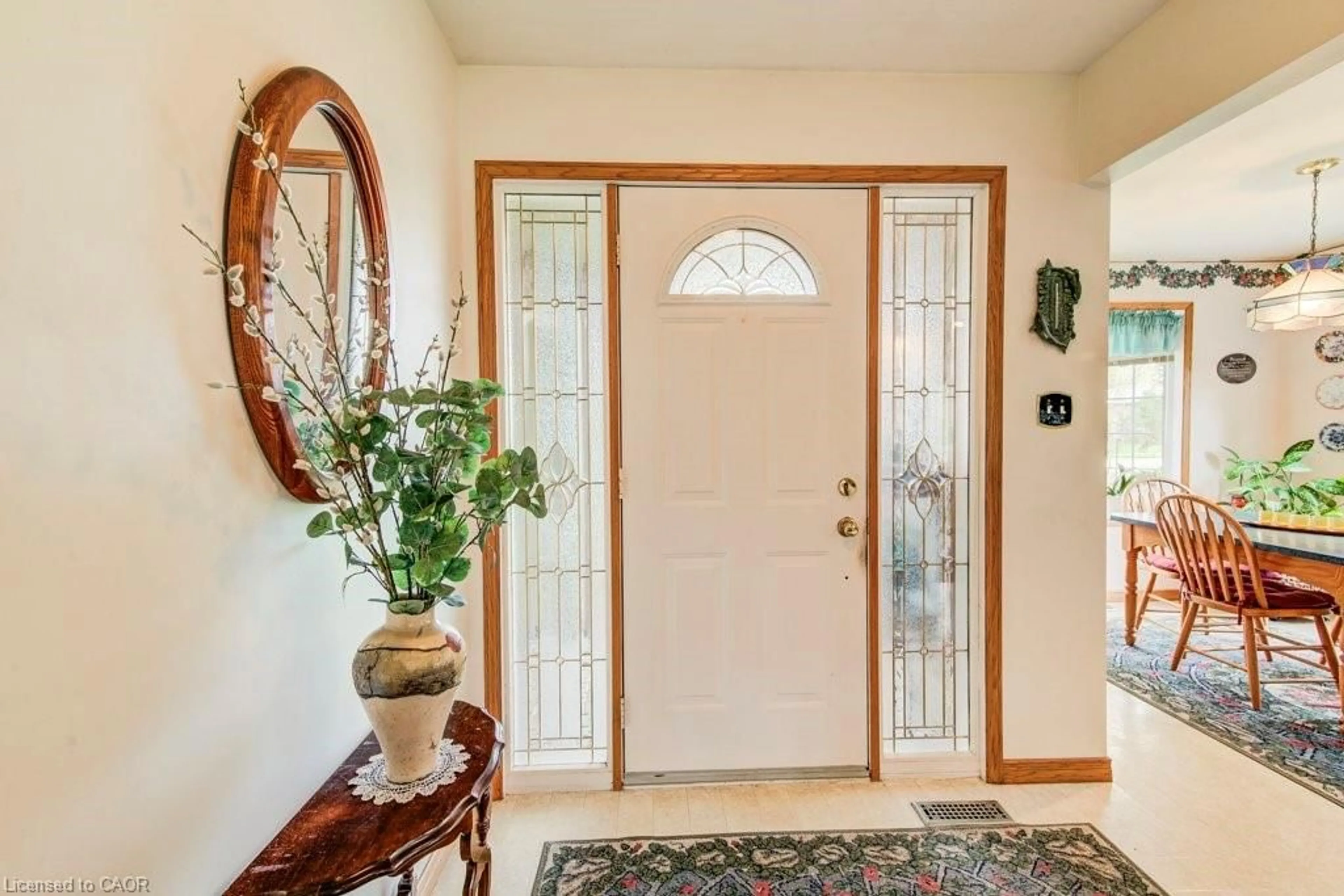 Indoor entryway for 782 Lavery St, Listowel Ontario N4W 3T4