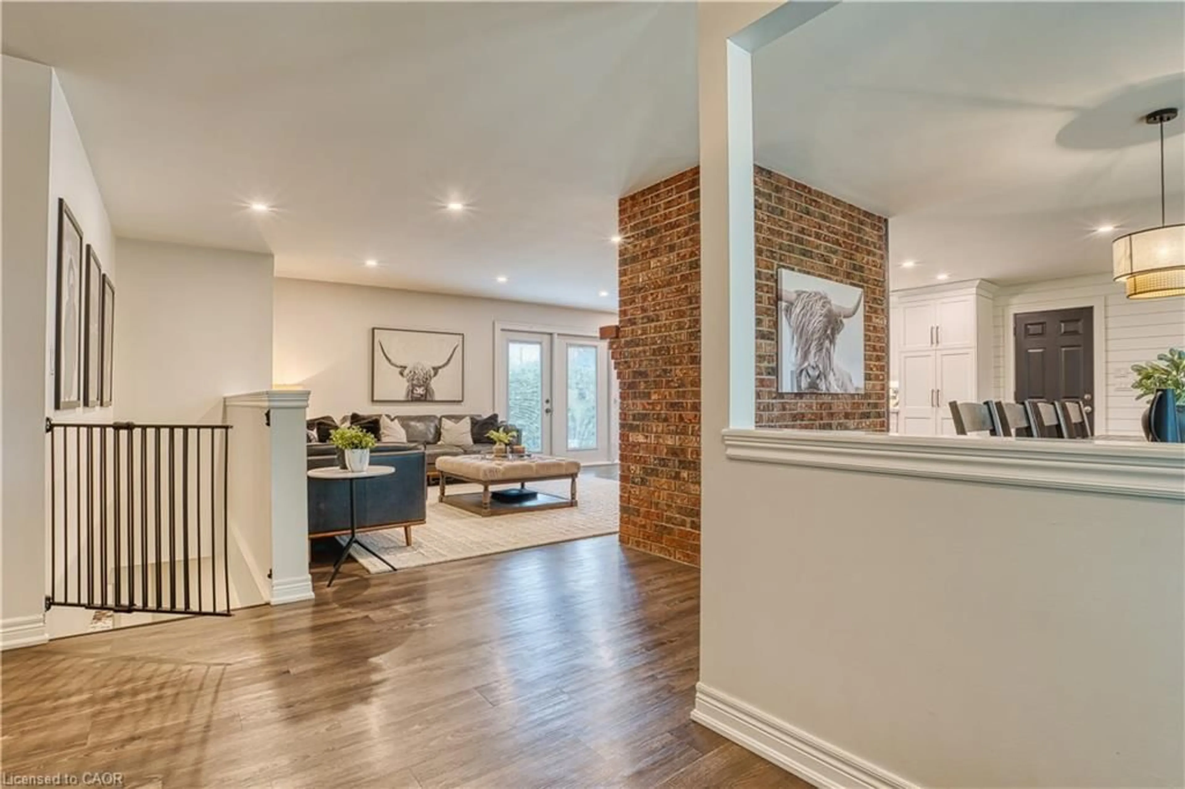 Indoor entryway for 525 Blake St, Listowel Ontario N4W 3N6