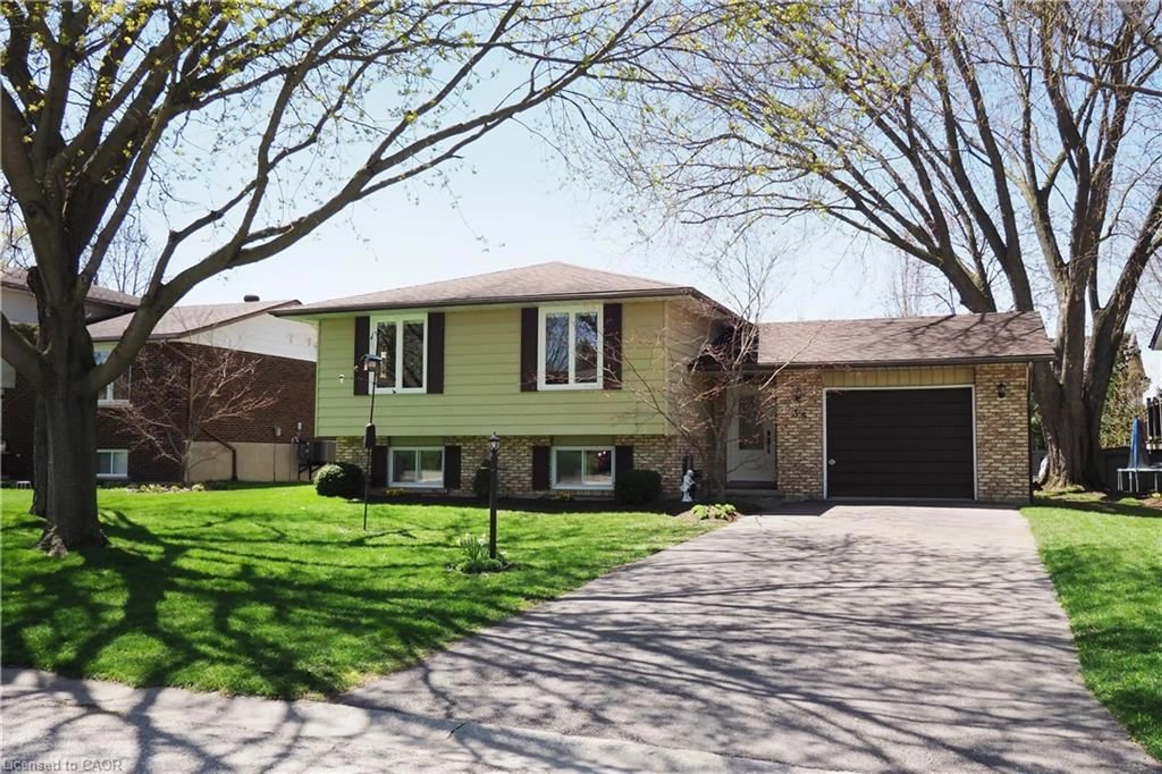 Home with brick exterior material, street for 35 Reiner Cres, Wellesley Ontario N0B 2T0