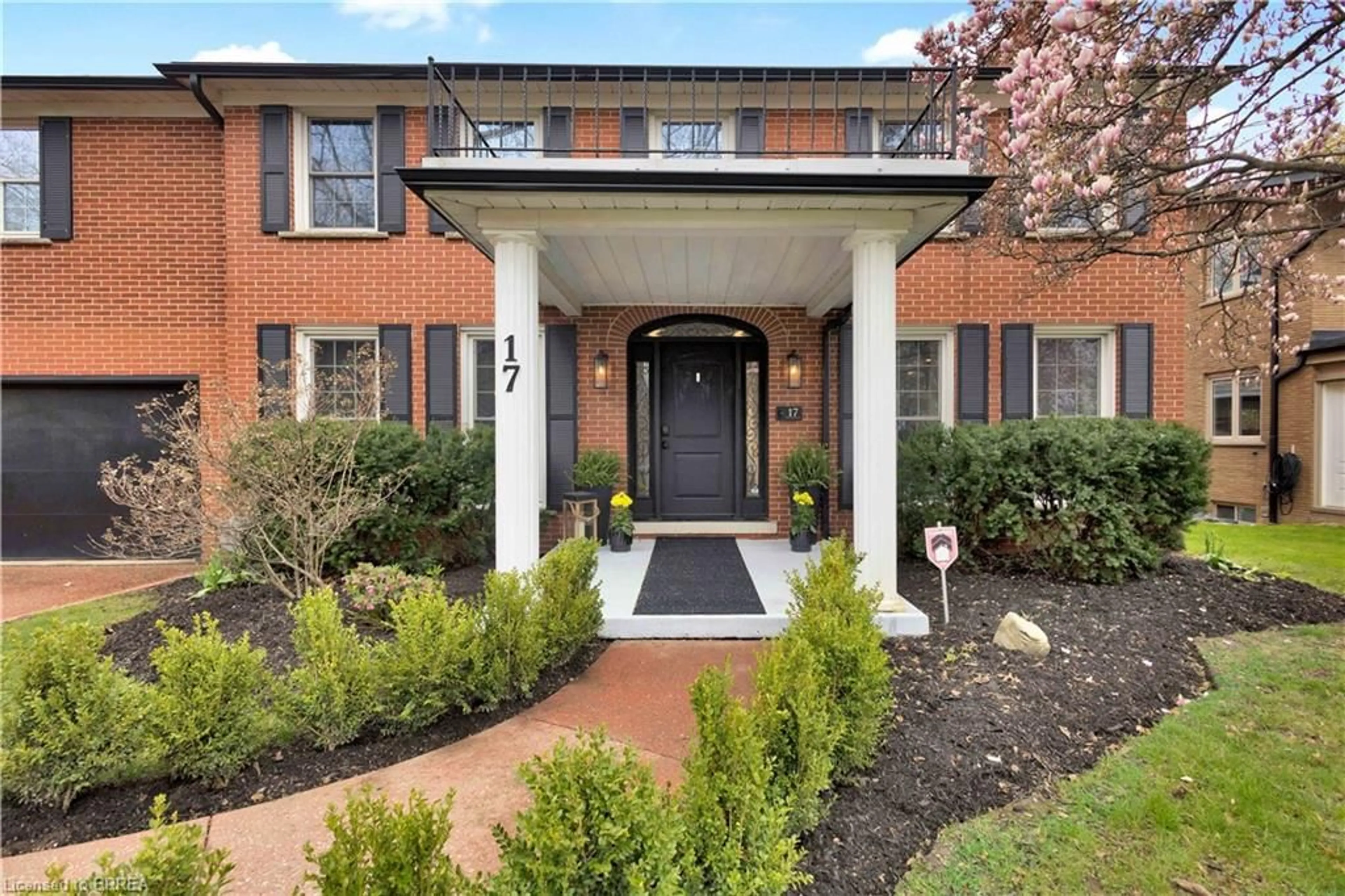 Home with brick exterior material, street for 17 Braemar Pl, Hamilton Ontario L9C 1C9