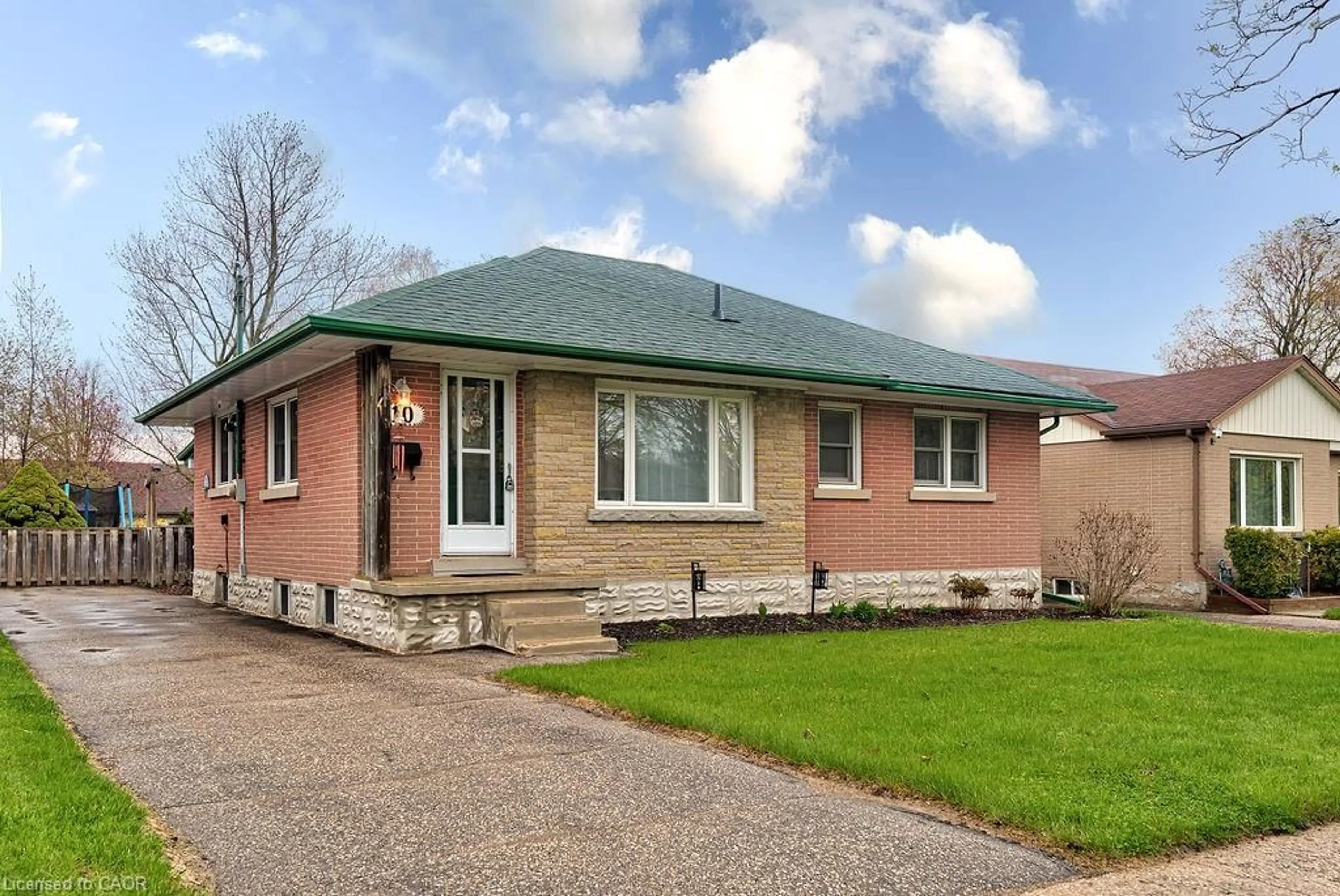 Home with brick exterior material, street for 10 Elmwood Ave, Kitchener Ontario N2H 6G4