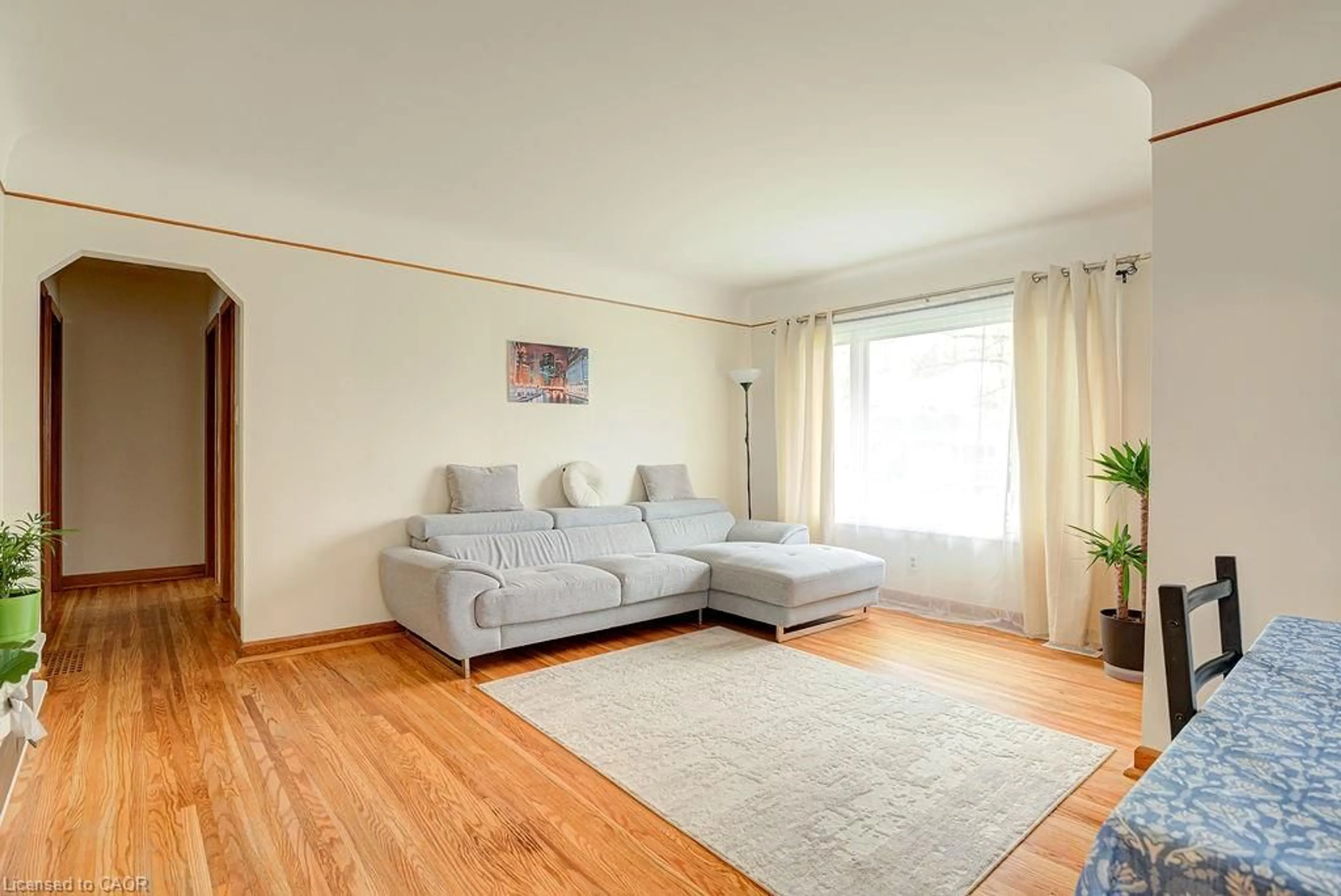 Living room with furniture, unknown for 10 Elmwood Ave, Kitchener Ontario N2H 6G4