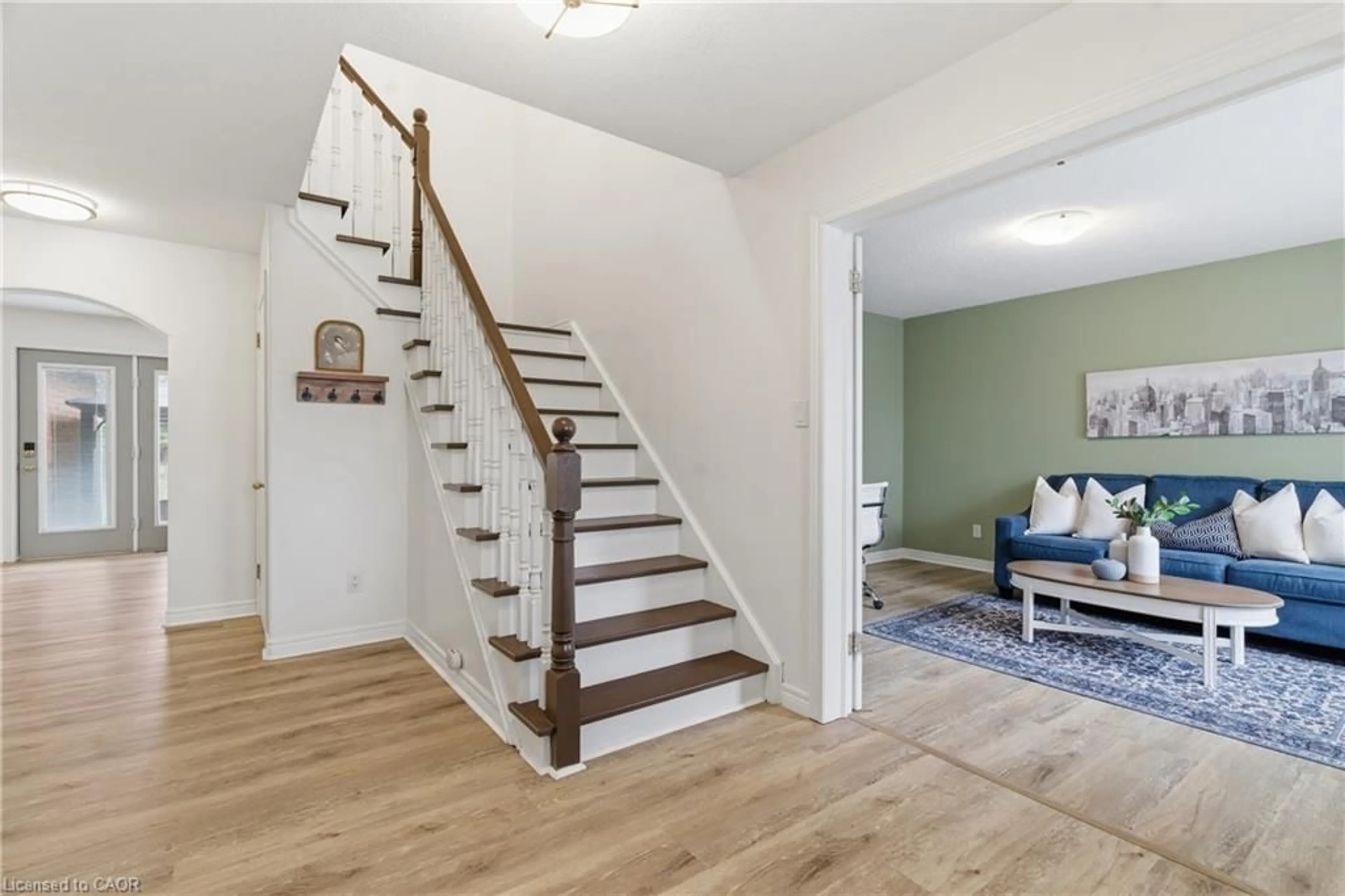 Indoor entryway for 43 Ardwood Pl, Kitchener Ontario N4A 4C3