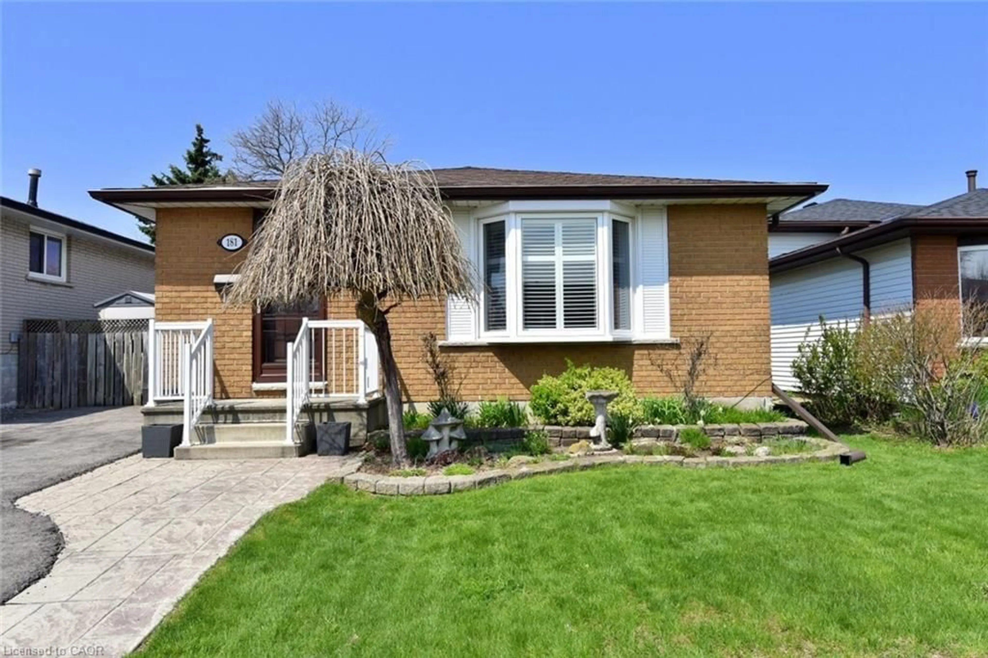 Home with brick exterior material, street for 181 Lawnhurst Dr, Hamilton Ontario L8V 4R2