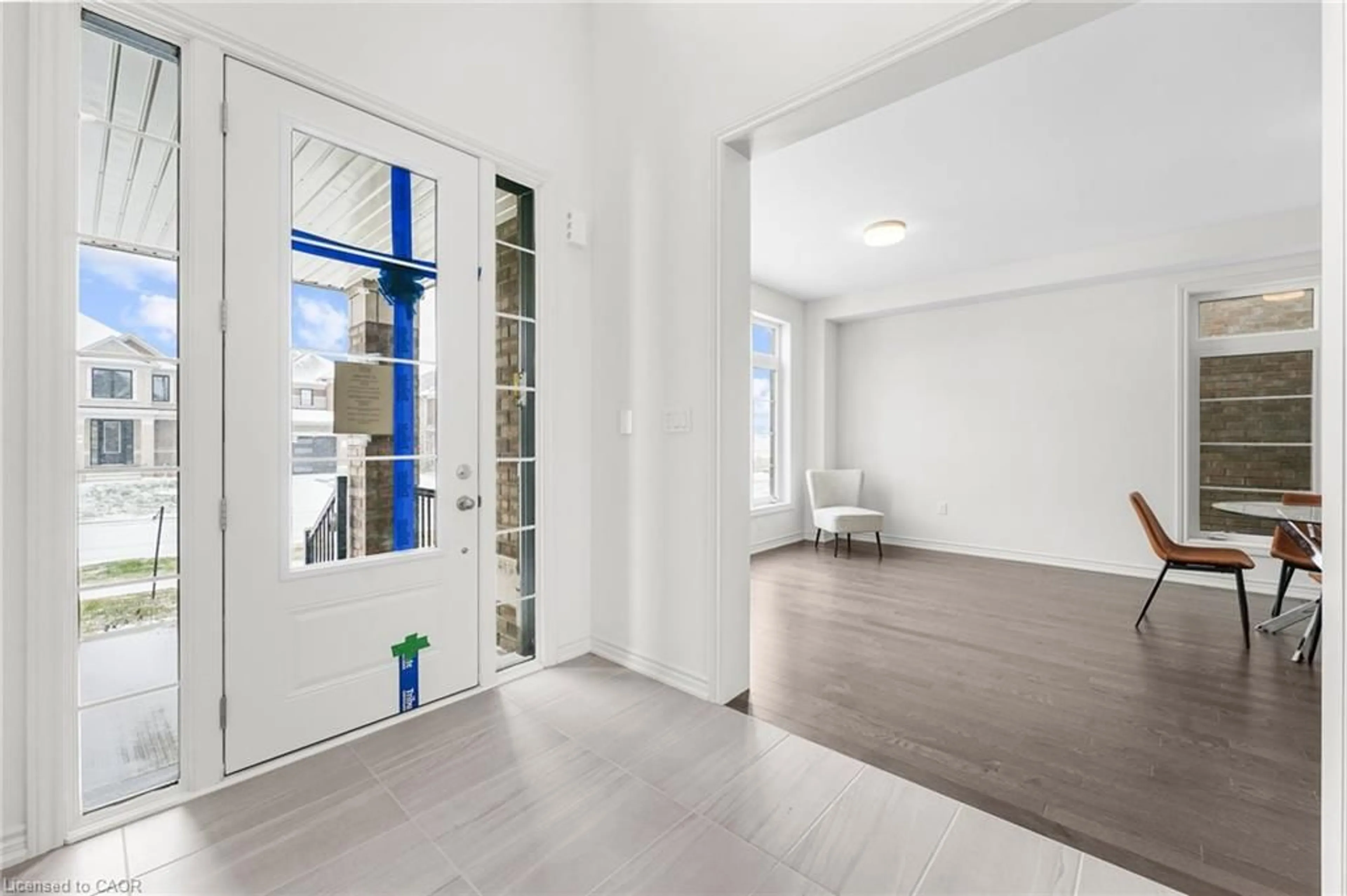 Indoor entryway for 51 Sparrow Way, Colgan Ontario L0G 1W0