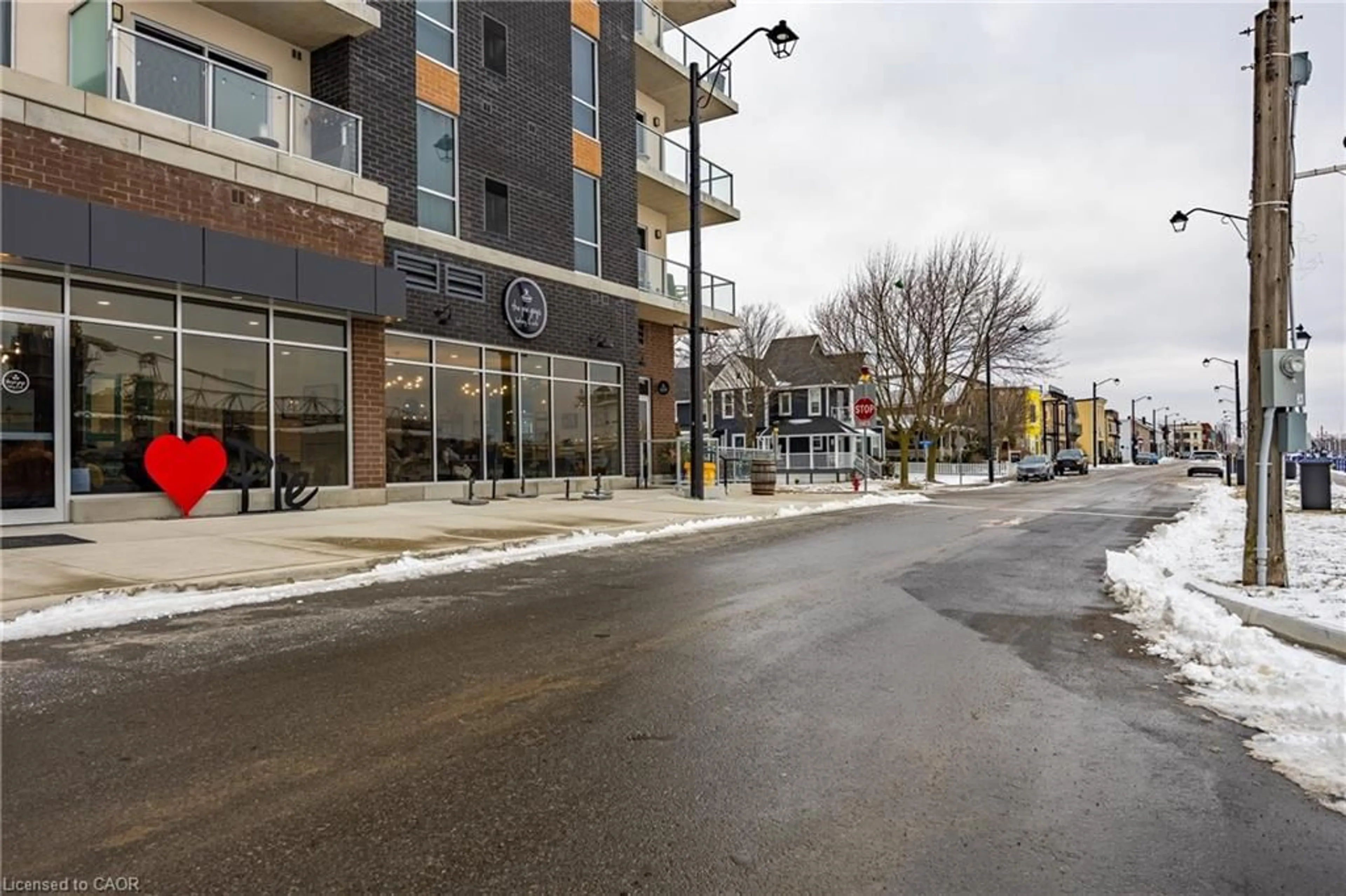 Patio, street for 118 West St #201, Port Colborne Ontario L3K 4E6