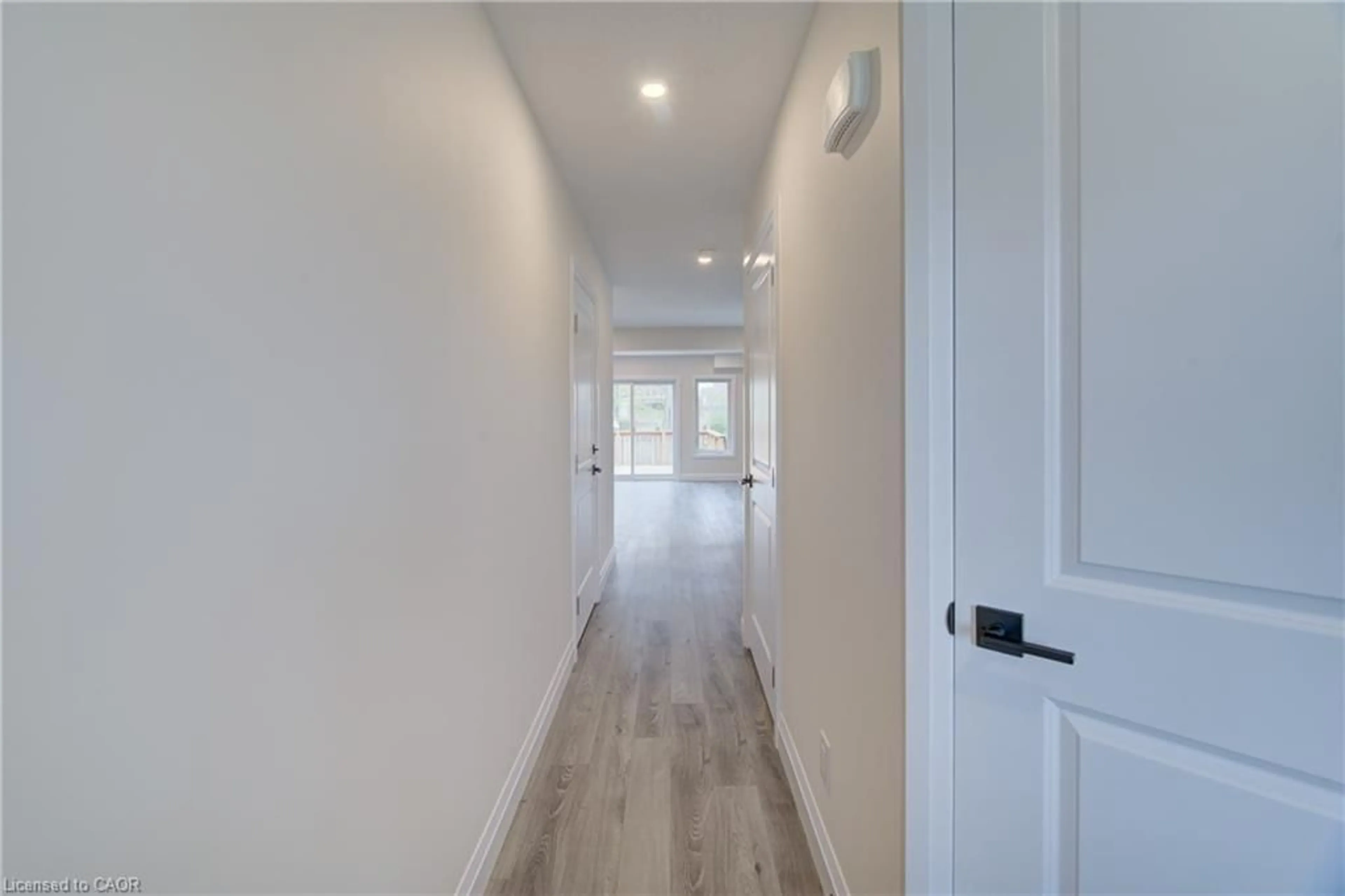 Indoor entryway for 723 Elma St, Listowel Ontario N4W 1W5
