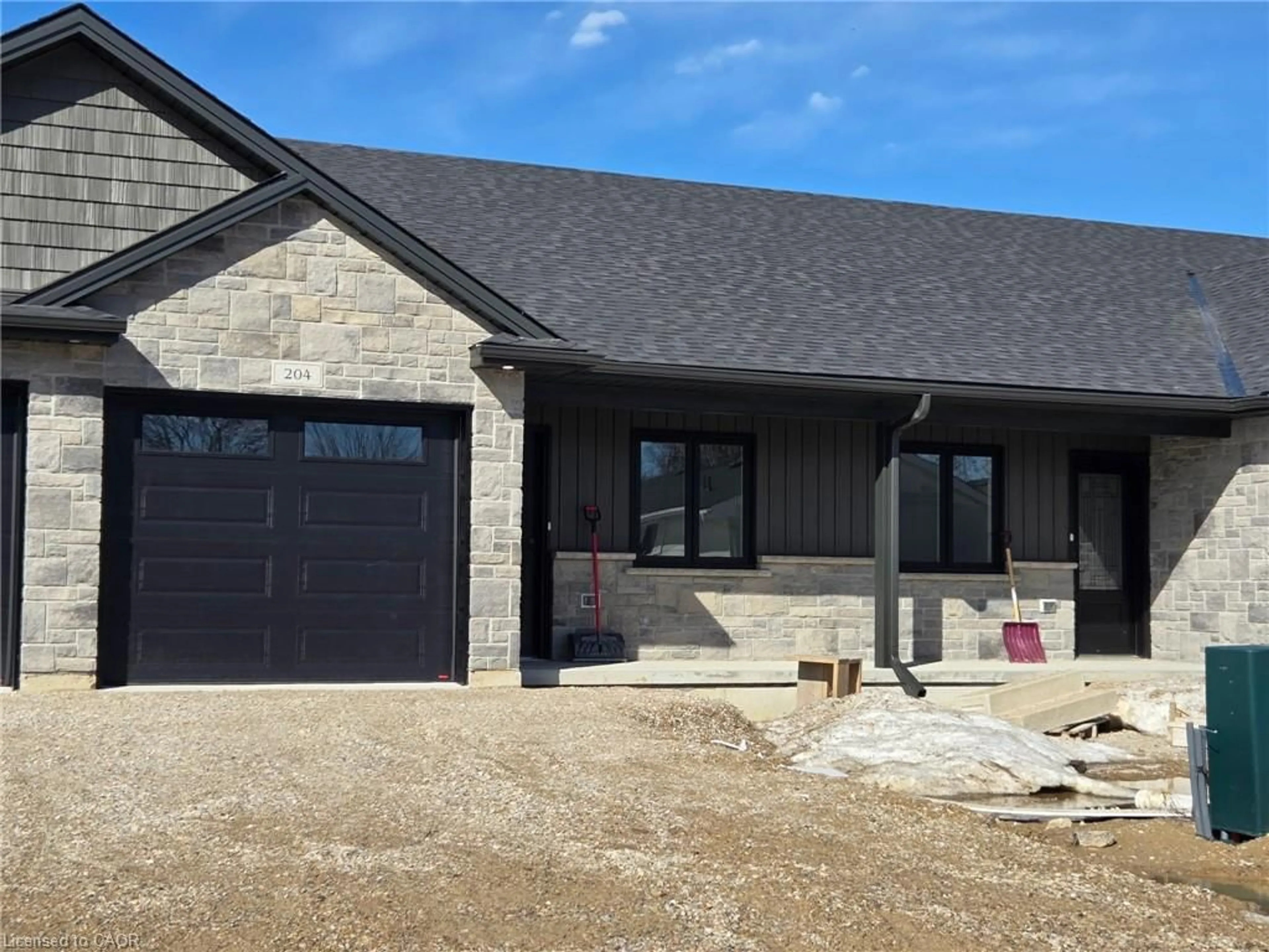 Home with brick exterior material, building for 204 Elgin St, Palmerston Ontario N0G 2P0