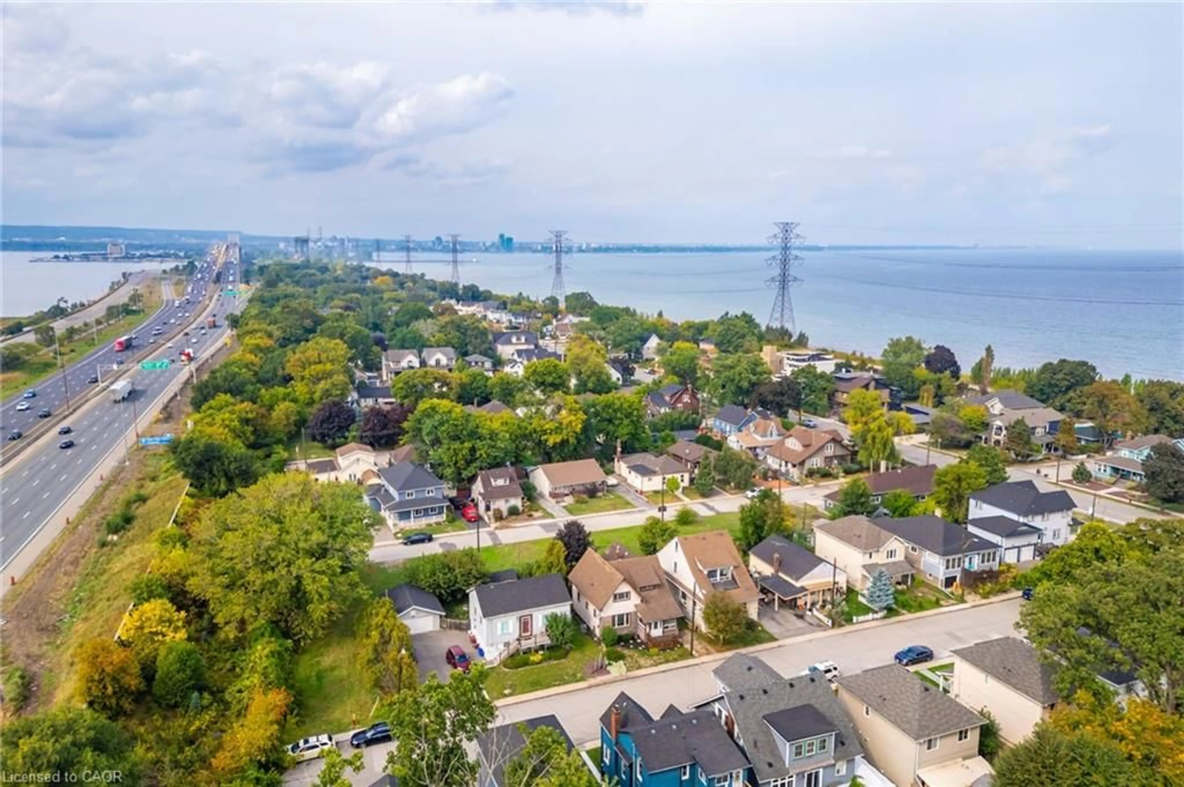 A pic from outside/outdoor area/front of a property/back of a property/a pic from drone, water/lake/river/ocean view for 11 Knapmans Dr, Hamilton Ontario L8H 7E8