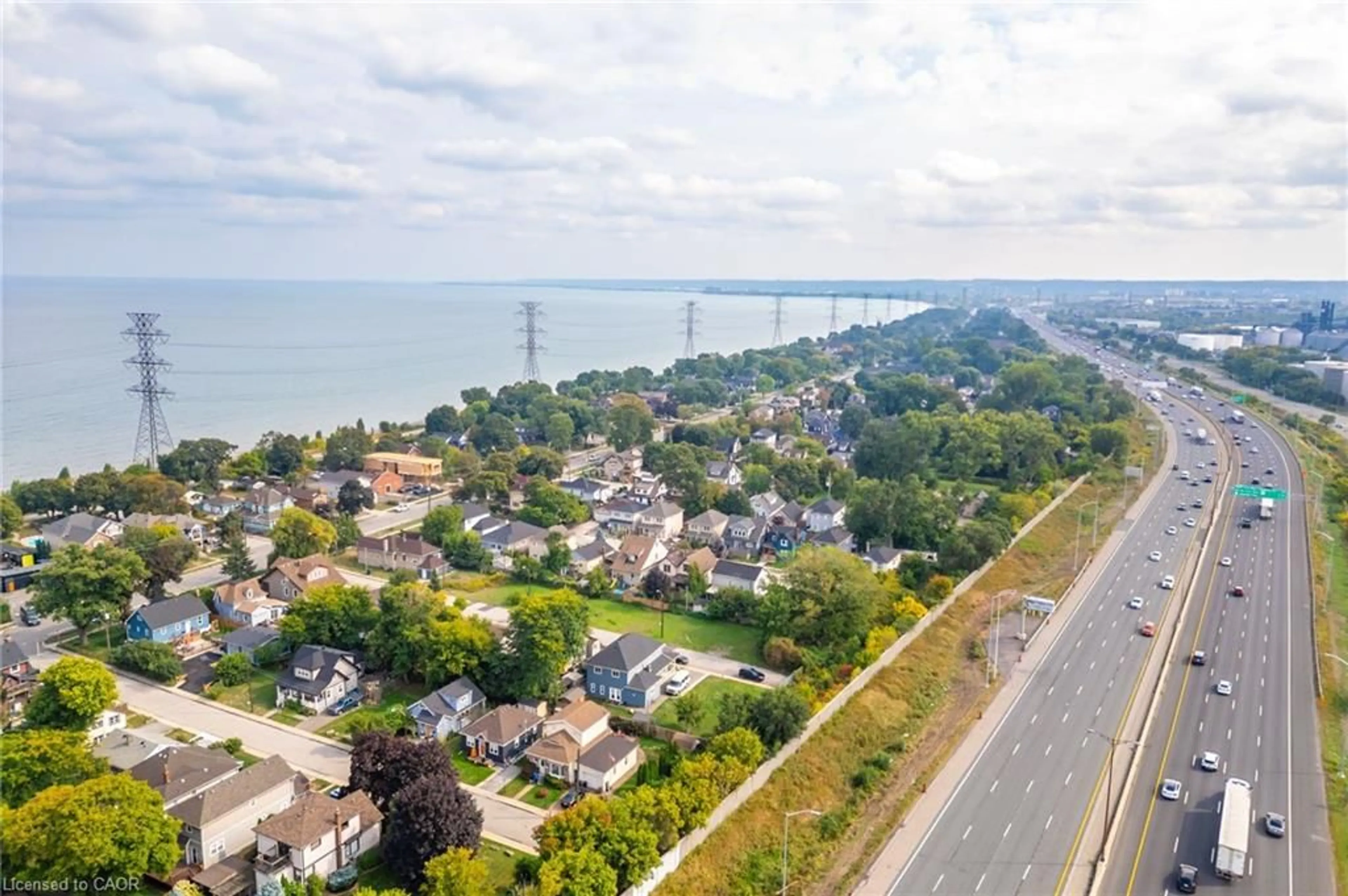 A pic from outside/outdoor area/front of a property/back of a property/a pic from drone, water/lake/river/ocean view for 11 Knapmans Dr, Hamilton Ontario L8H 7E8