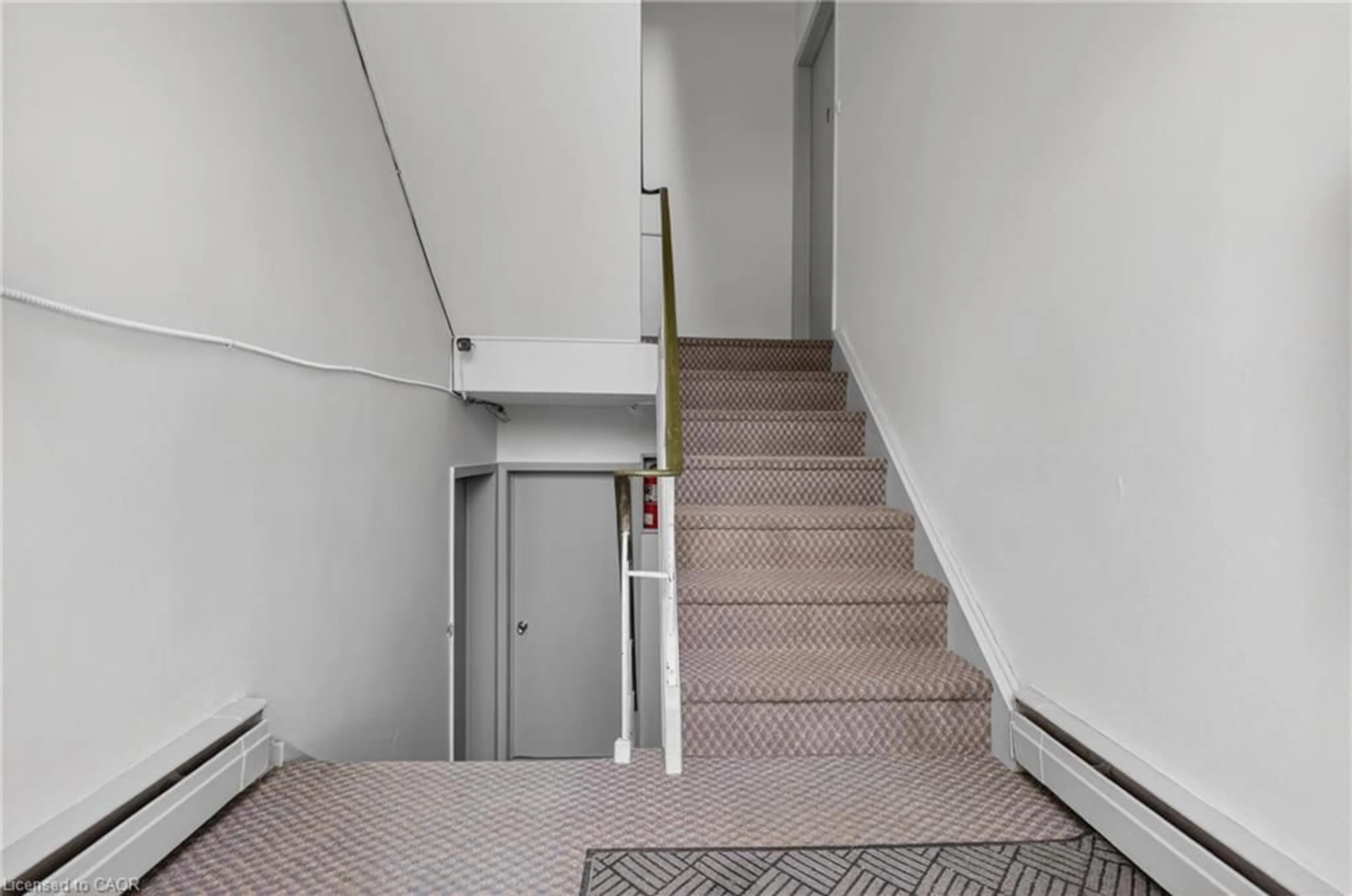 Stairs for 72 Hoffman St, Kitchener Ontario N2M 3M9