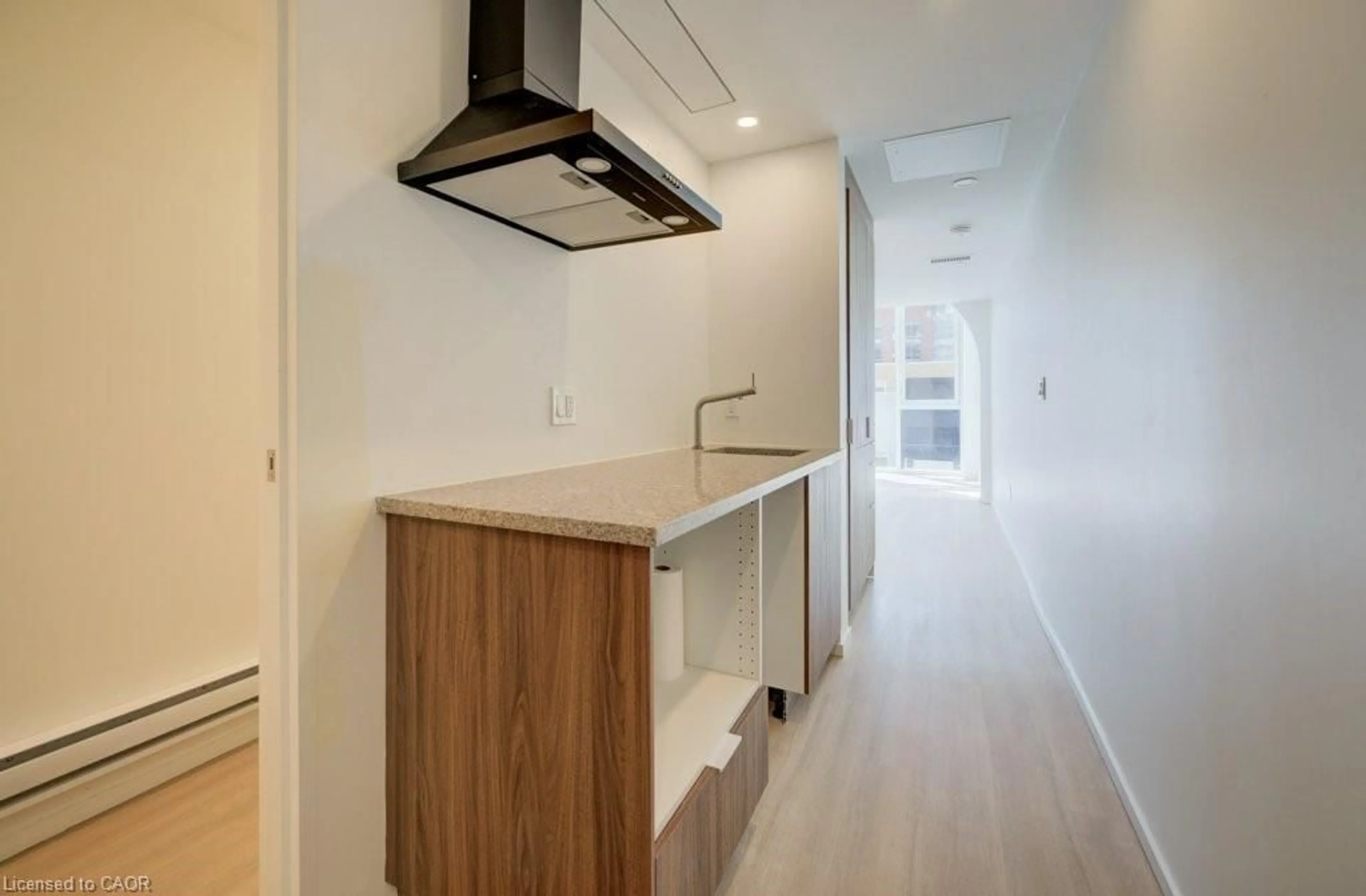 Standard kitchen, unknown for 26 King St, Kitchener Ontario N2G 2K6