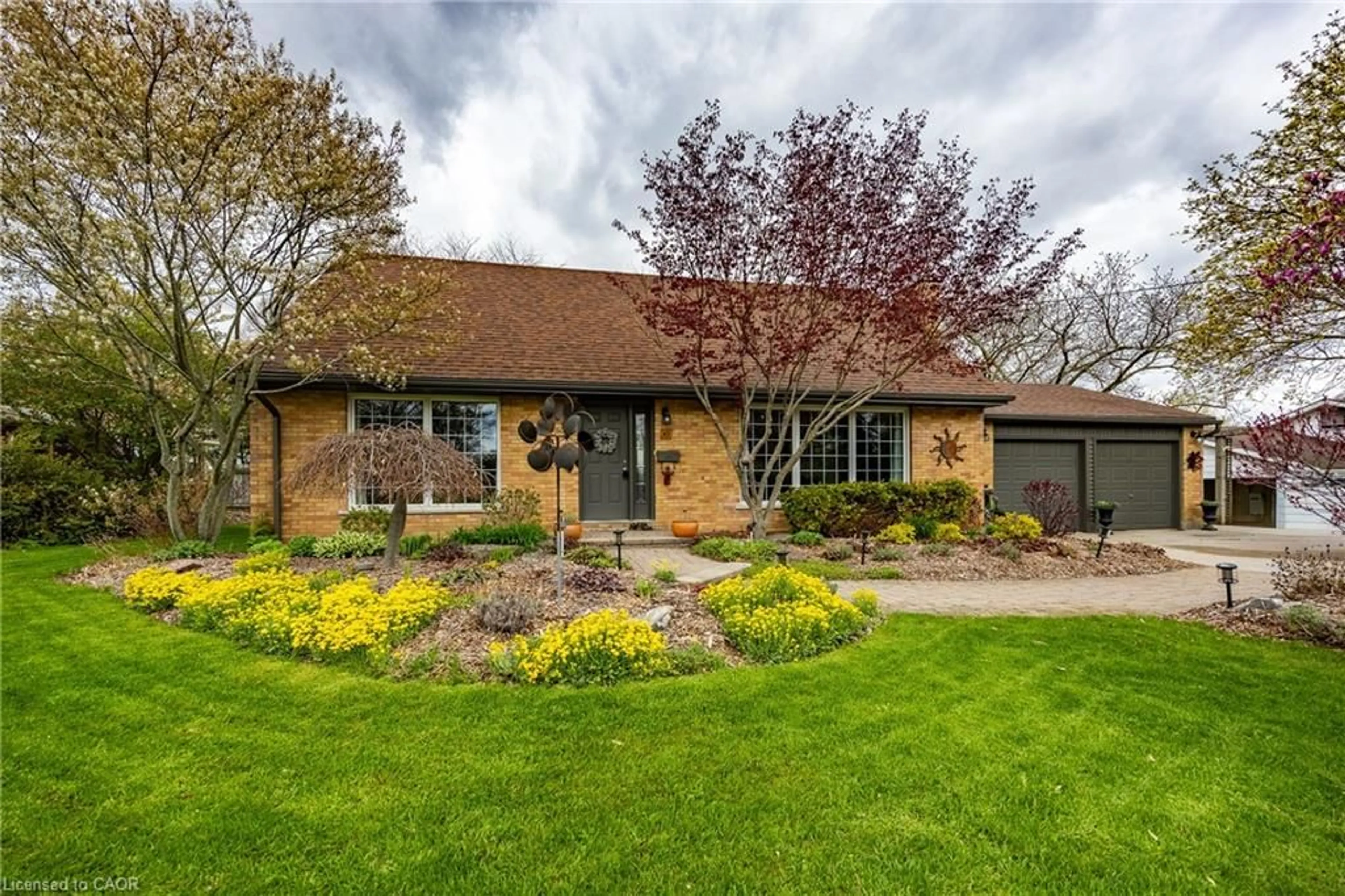 Home with brick exterior material, street for 47 Evergreen Hill Rd, Simcoe Ontario N3Y 1B7