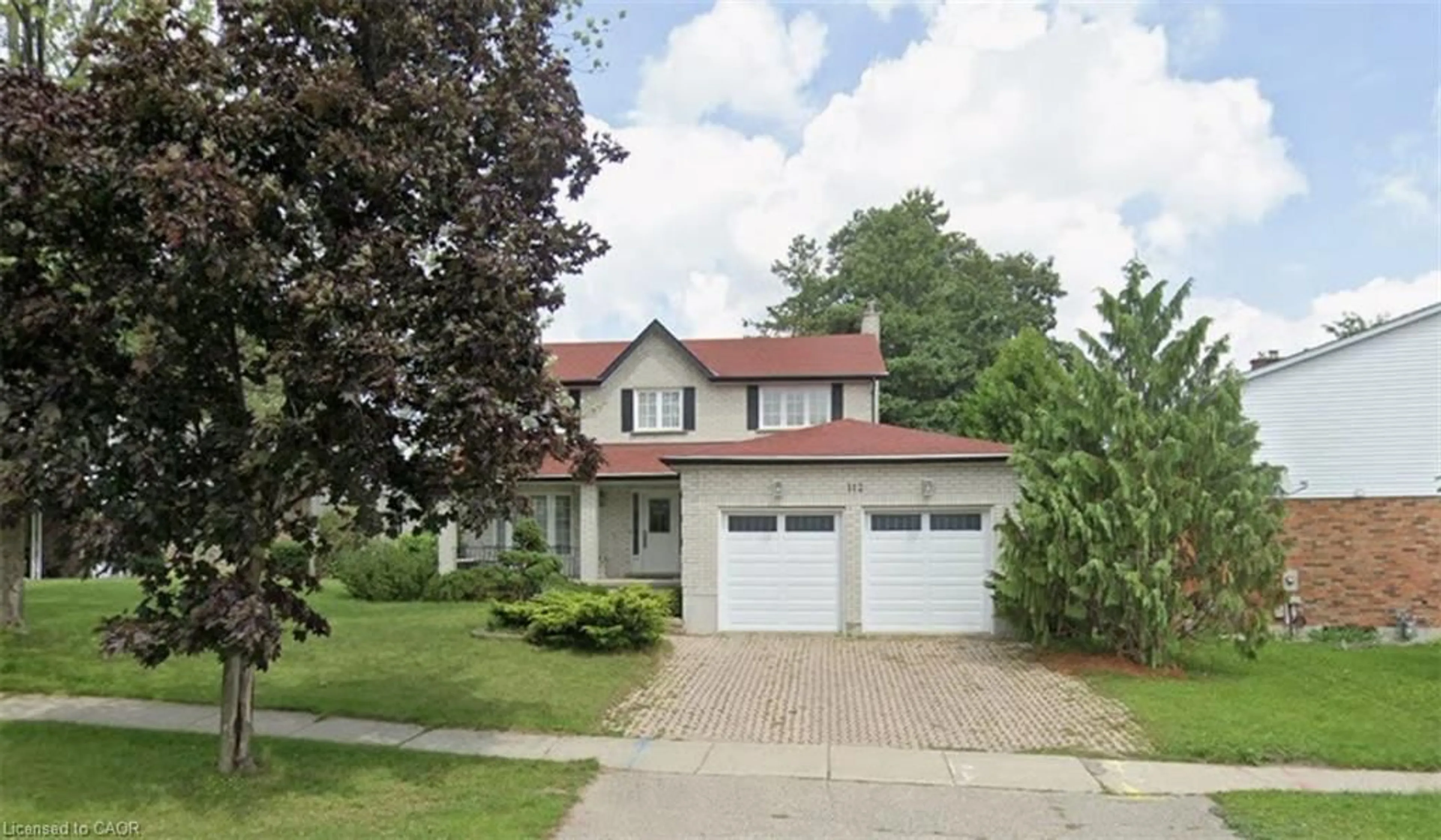 Home with vinyl exterior material, street for 112 West Acres Cres, Kitchener Ontario N2N 3G8