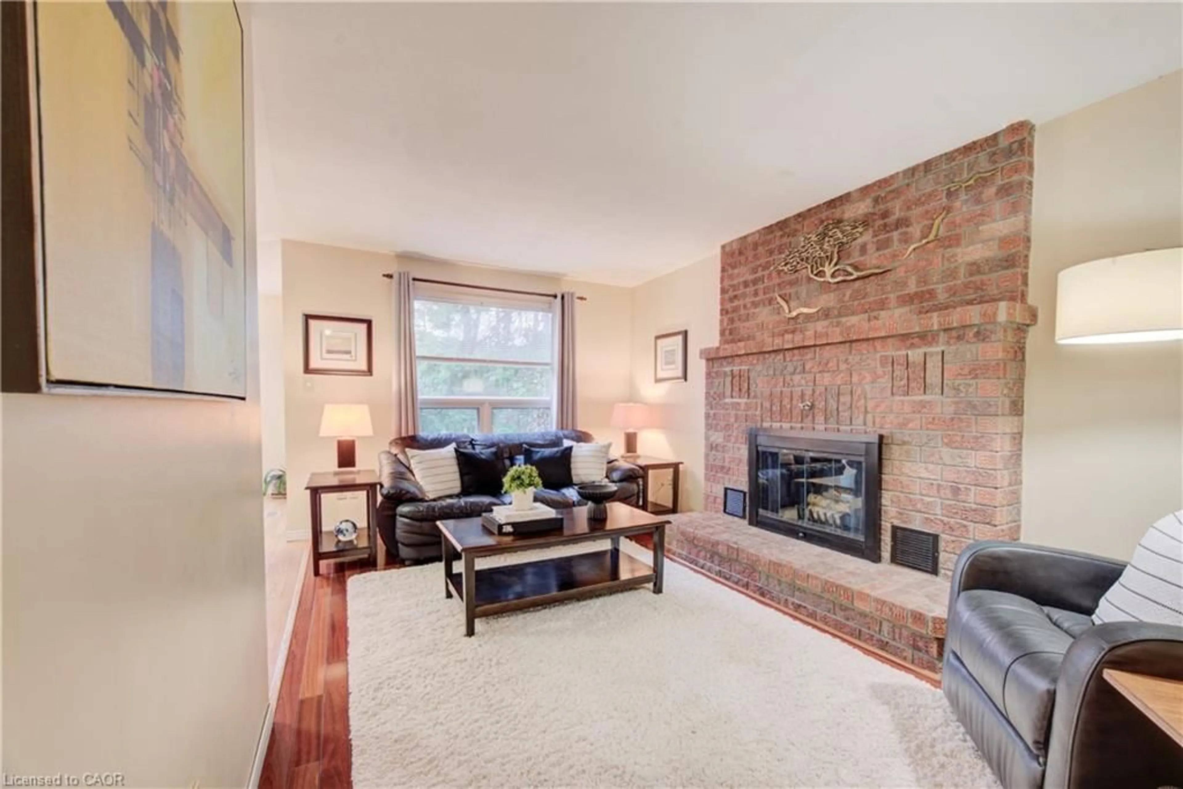 Living room with furniture, unknown for 112 West Acres Cres, Kitchener Ontario N2N 3G8