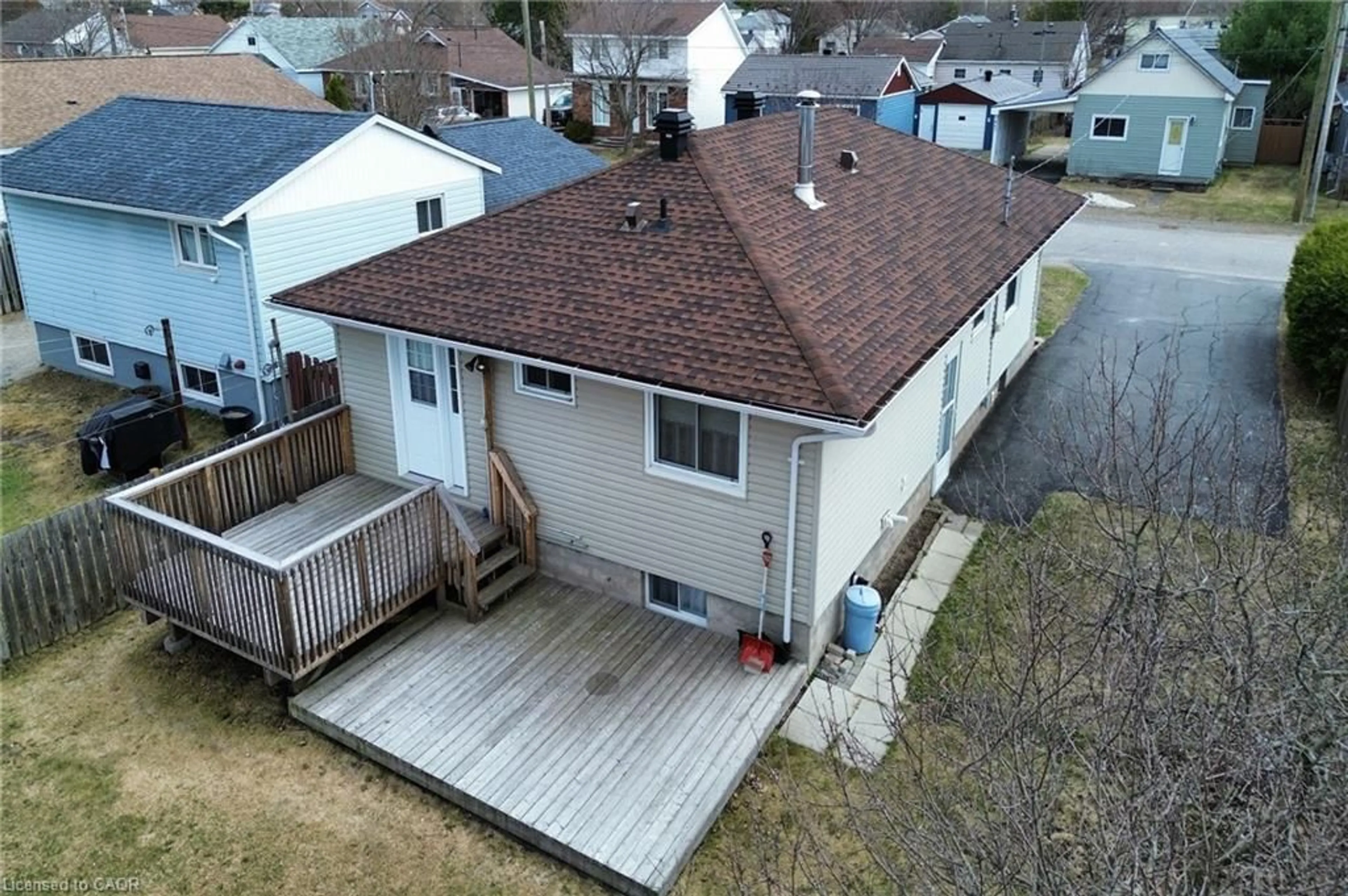 A pic from outside/outdoor area/front of a property/back of a property/a pic from drone, street for 468 James St, Espanola Ontario P5E 1K9