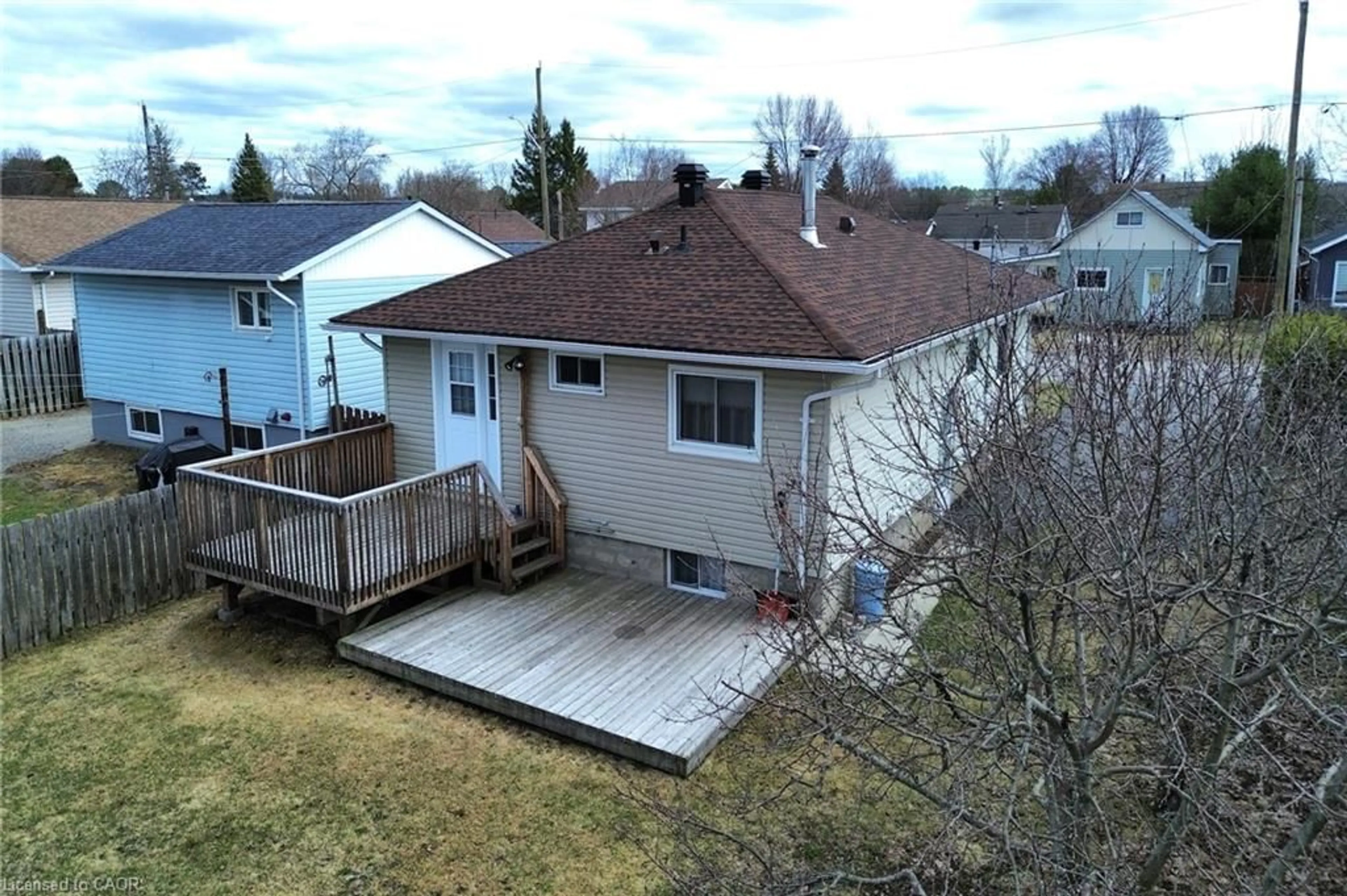 A pic from outside/outdoor area/front of a property/back of a property/a pic from drone, unknown for 468 James St, Espanola Ontario P5E 1K9