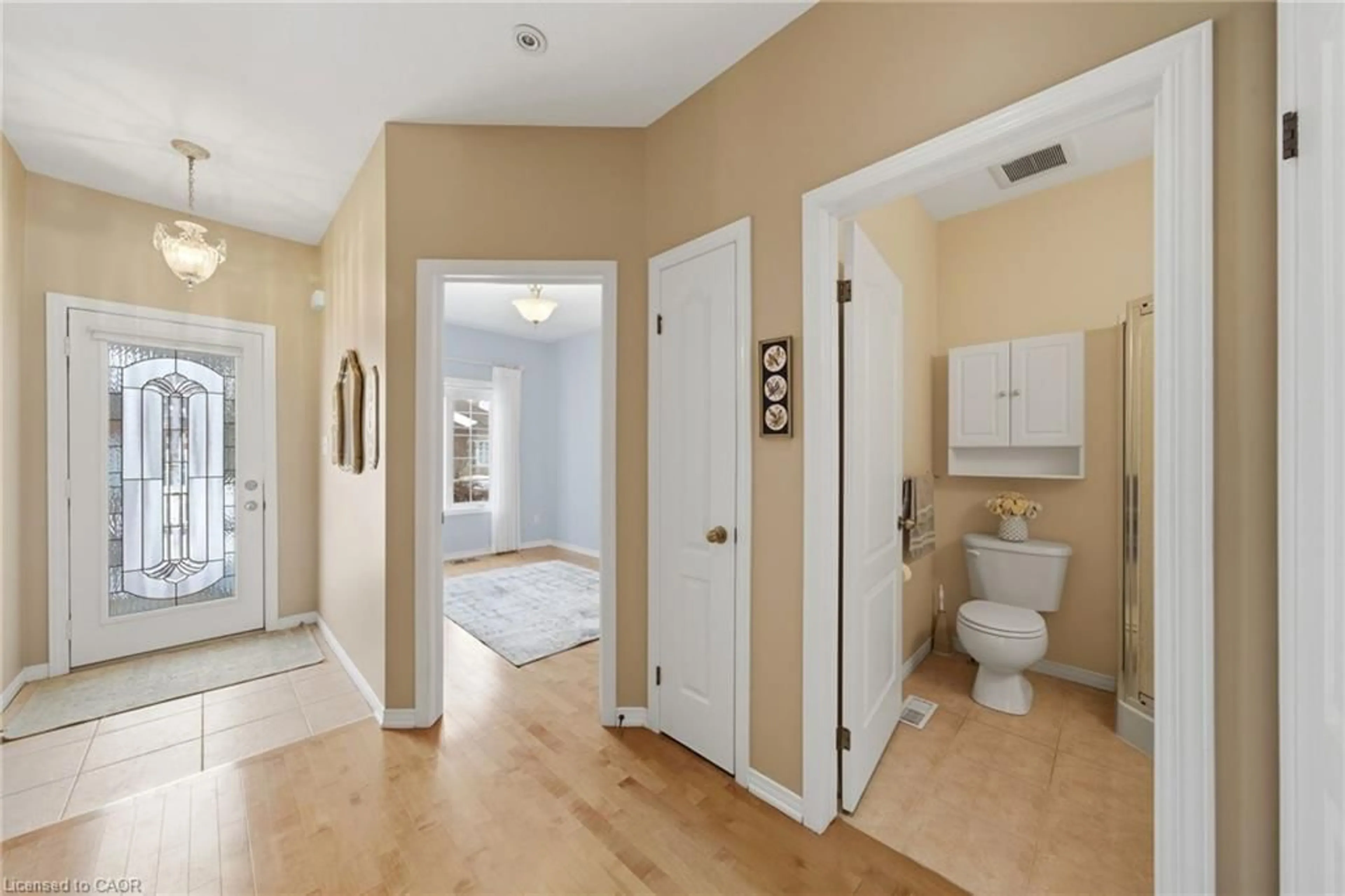 Indoor entryway for 46 Manitoulin Trail, Hamilton Ontario L9B 2X8