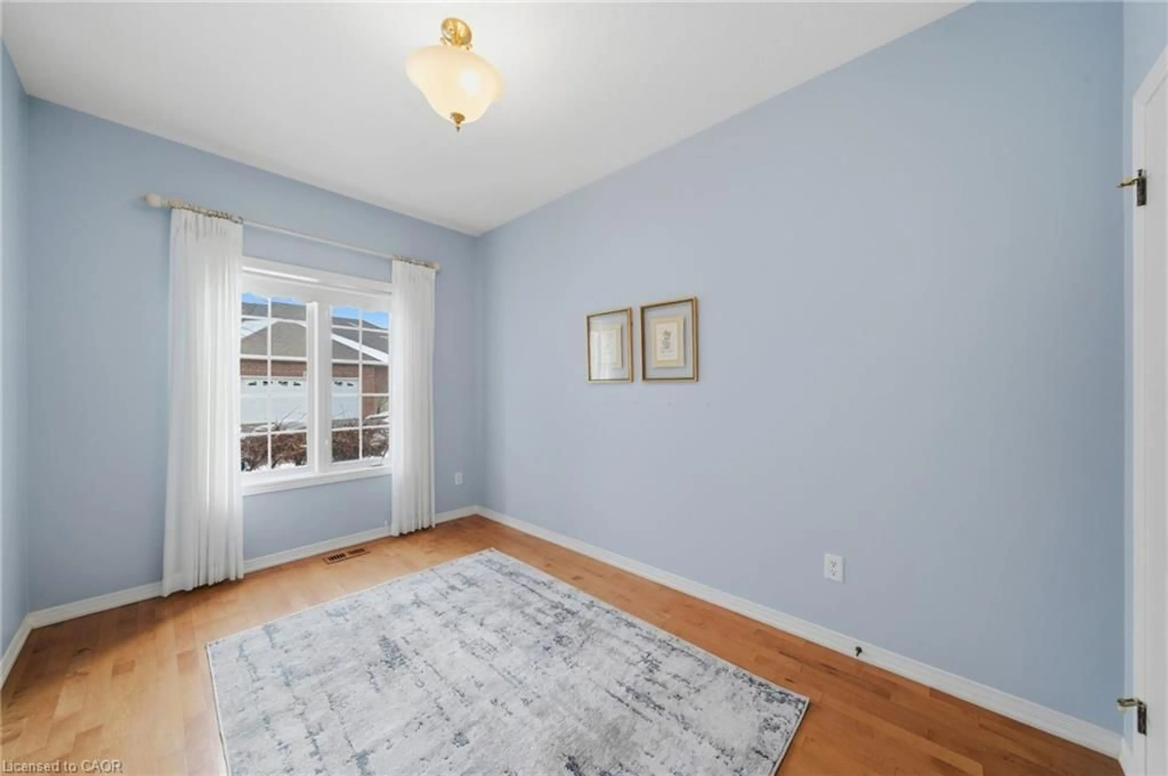 A pic of a room for 46 Manitoulin Trail, Hamilton Ontario L9B 2X8