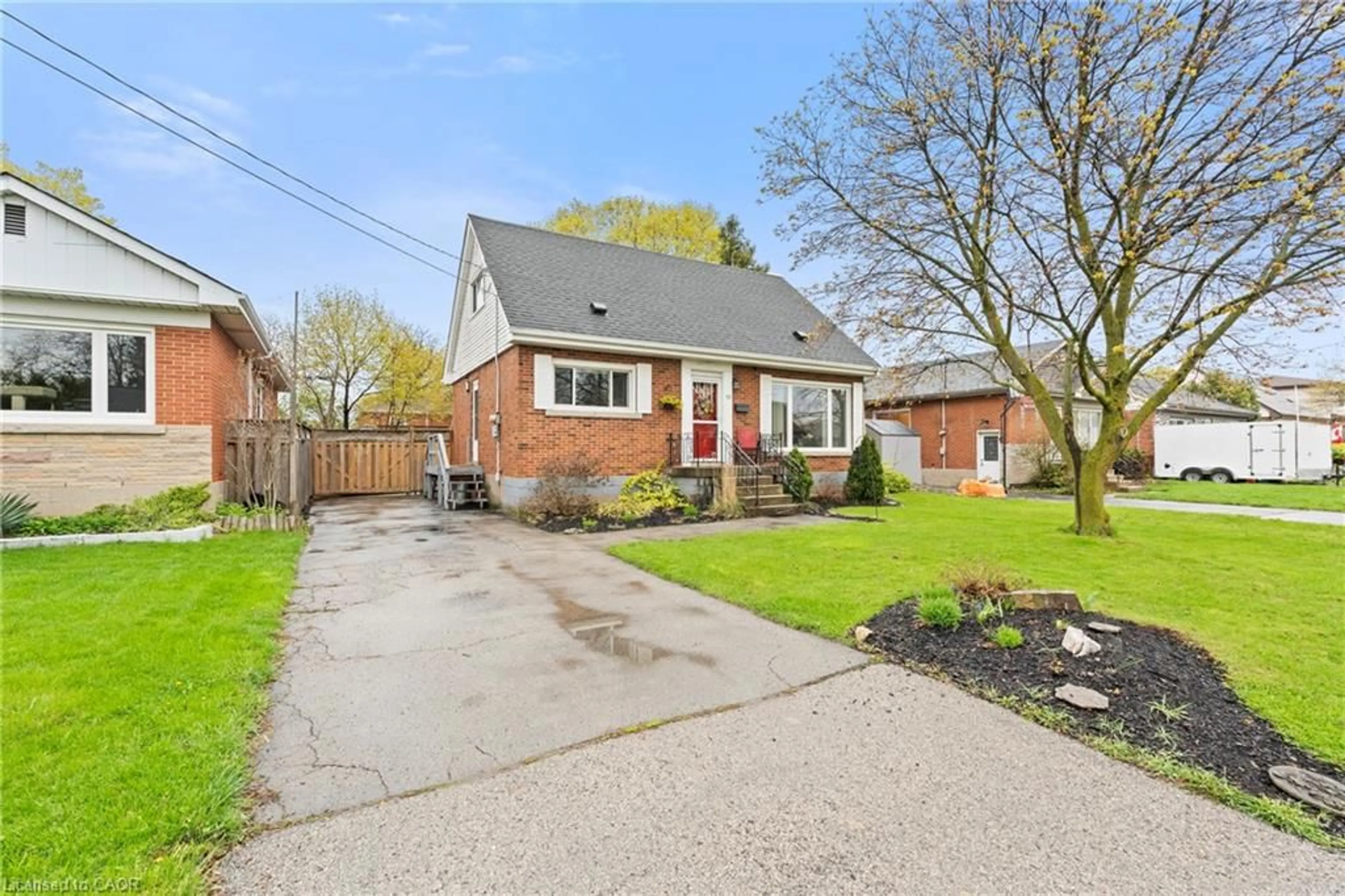 Home with brick exterior material, street for 11 Ferrara St, Hamilton Ontario L8T 4C1