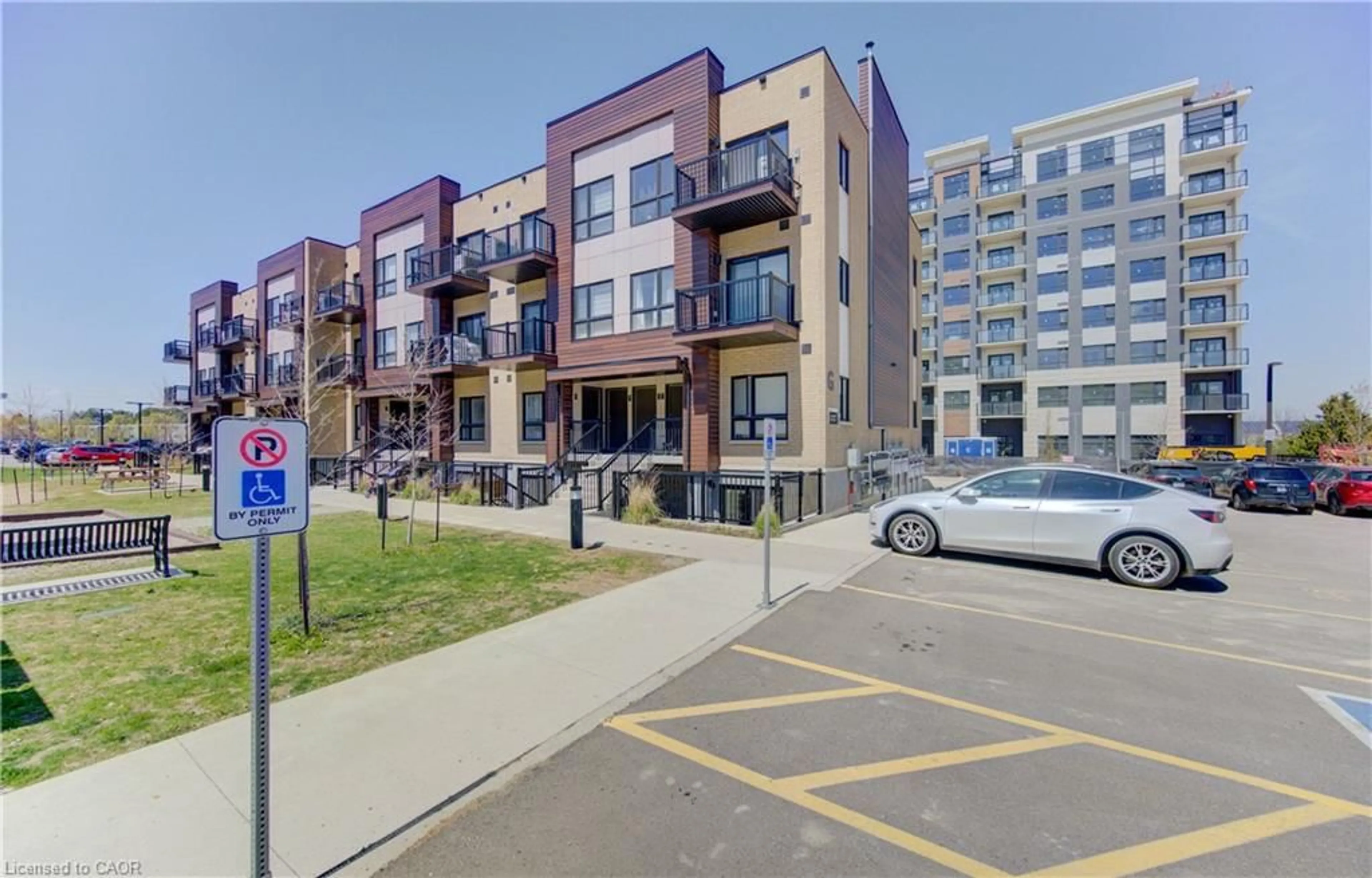 A pic from outside/outdoor area/front of a property/back of a property/a pic from drone, street for 20 Palace St #G16, Kitchener Ontario N2E 0J3