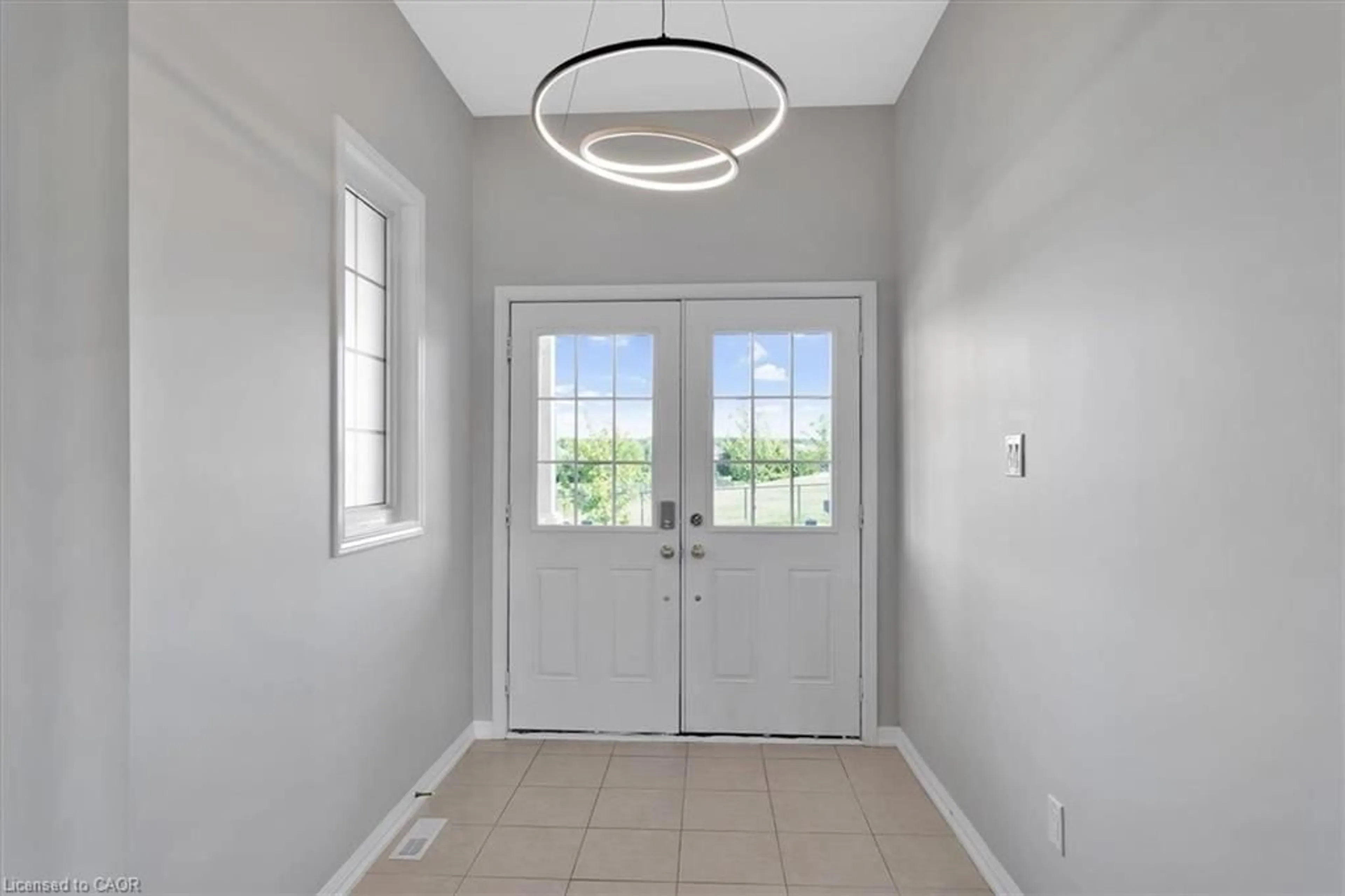 Indoor entryway for 89 Coronation Pky, Barrie Ontario L4M 0E2