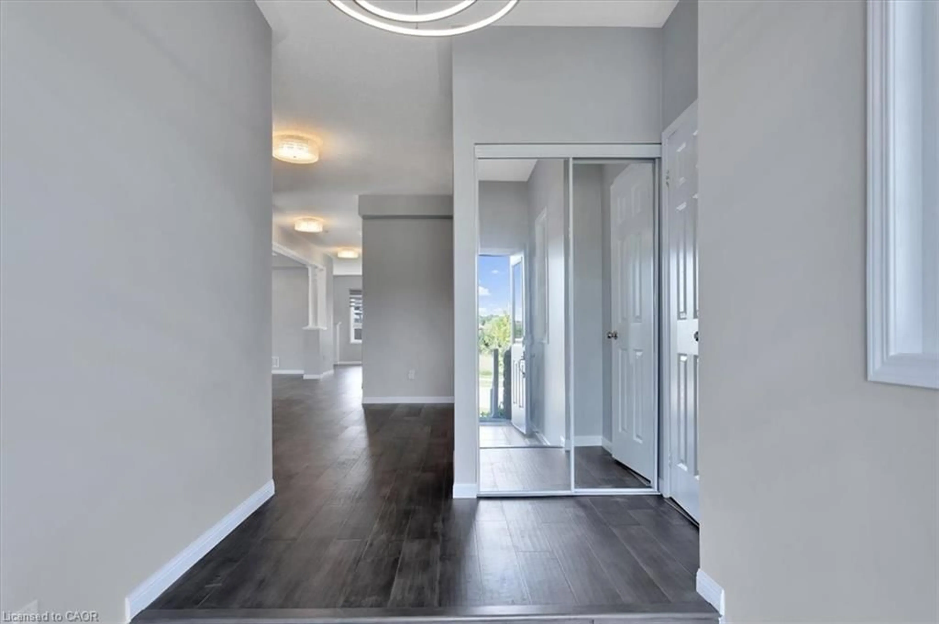 Indoor entryway for 89 Coronation Pky, Barrie Ontario L4M 0E2