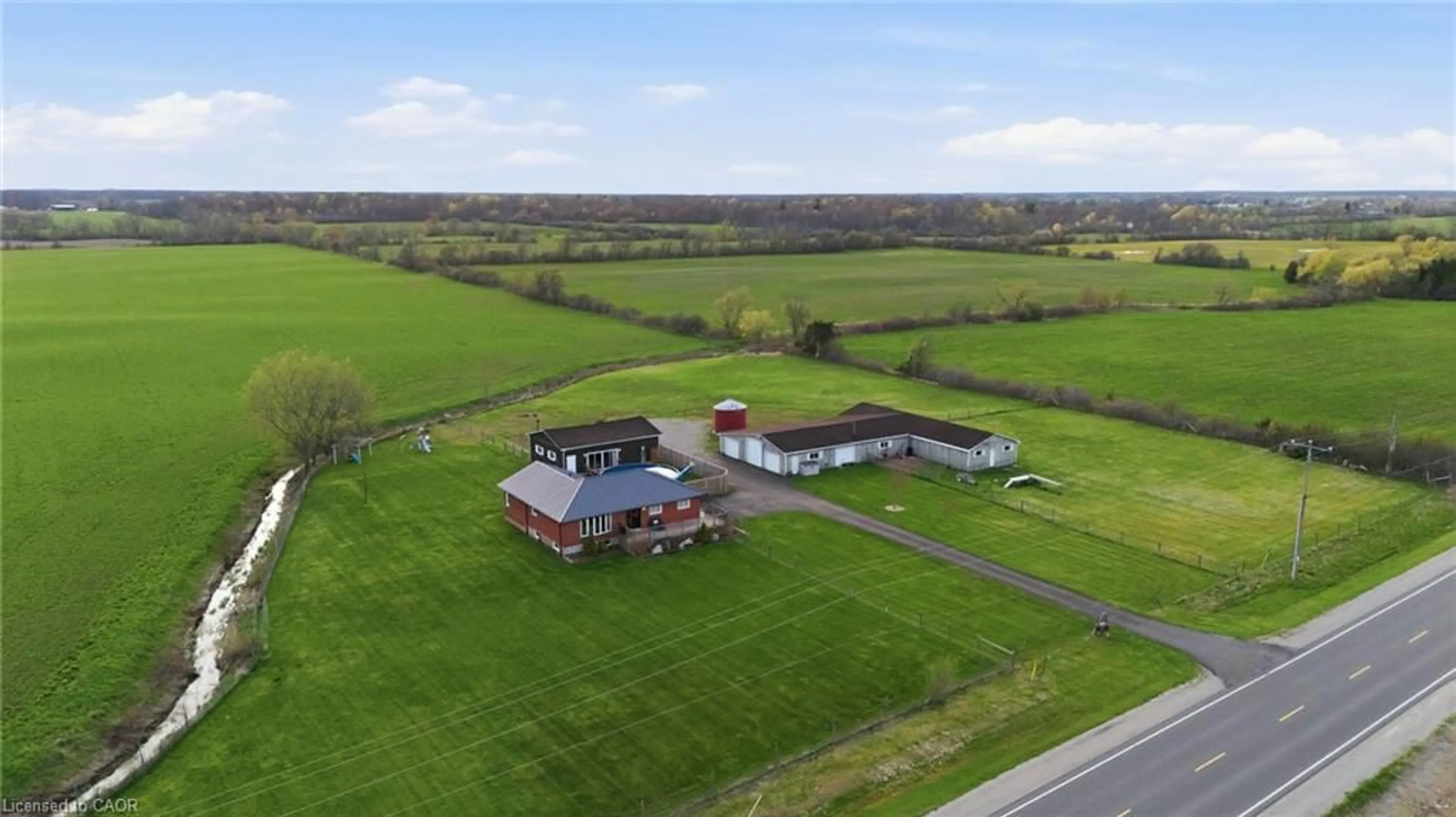 A pic from outside/outdoor area/front of a property/back of a property/a pic from drone, building for 7396 Highway 3, Dunnville Ontario N1A 2W1