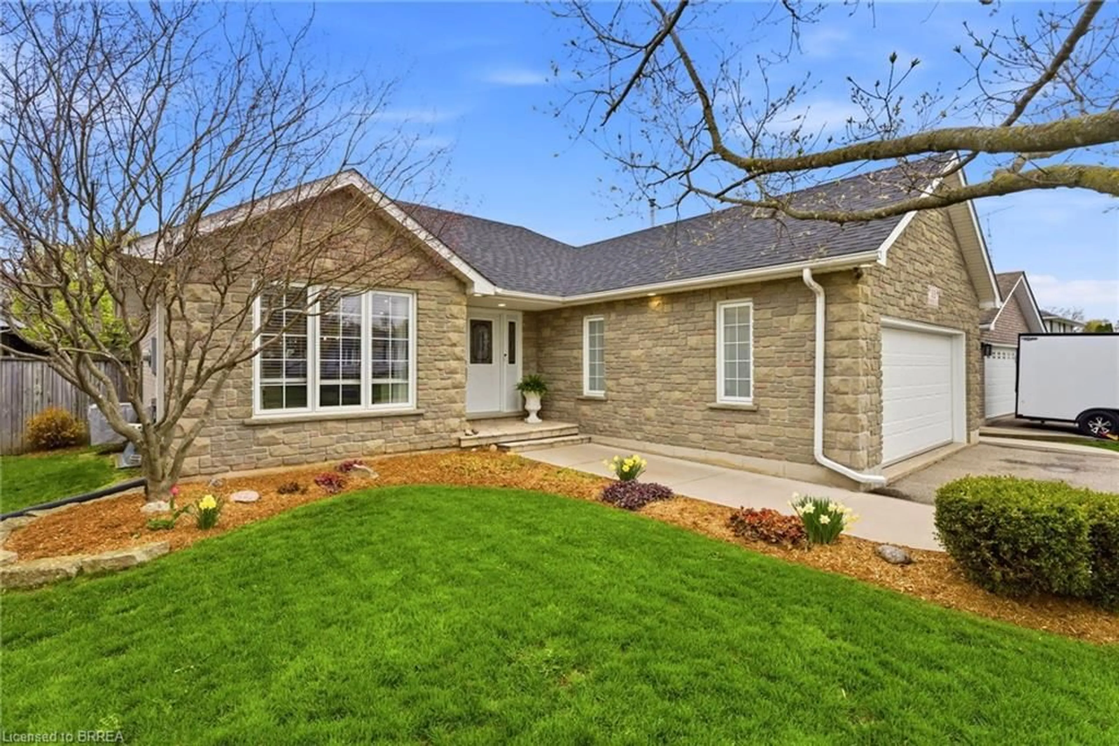 Home with brick exterior material, street for 33 Margaret Dr, St. George Ontario N0E 1N0