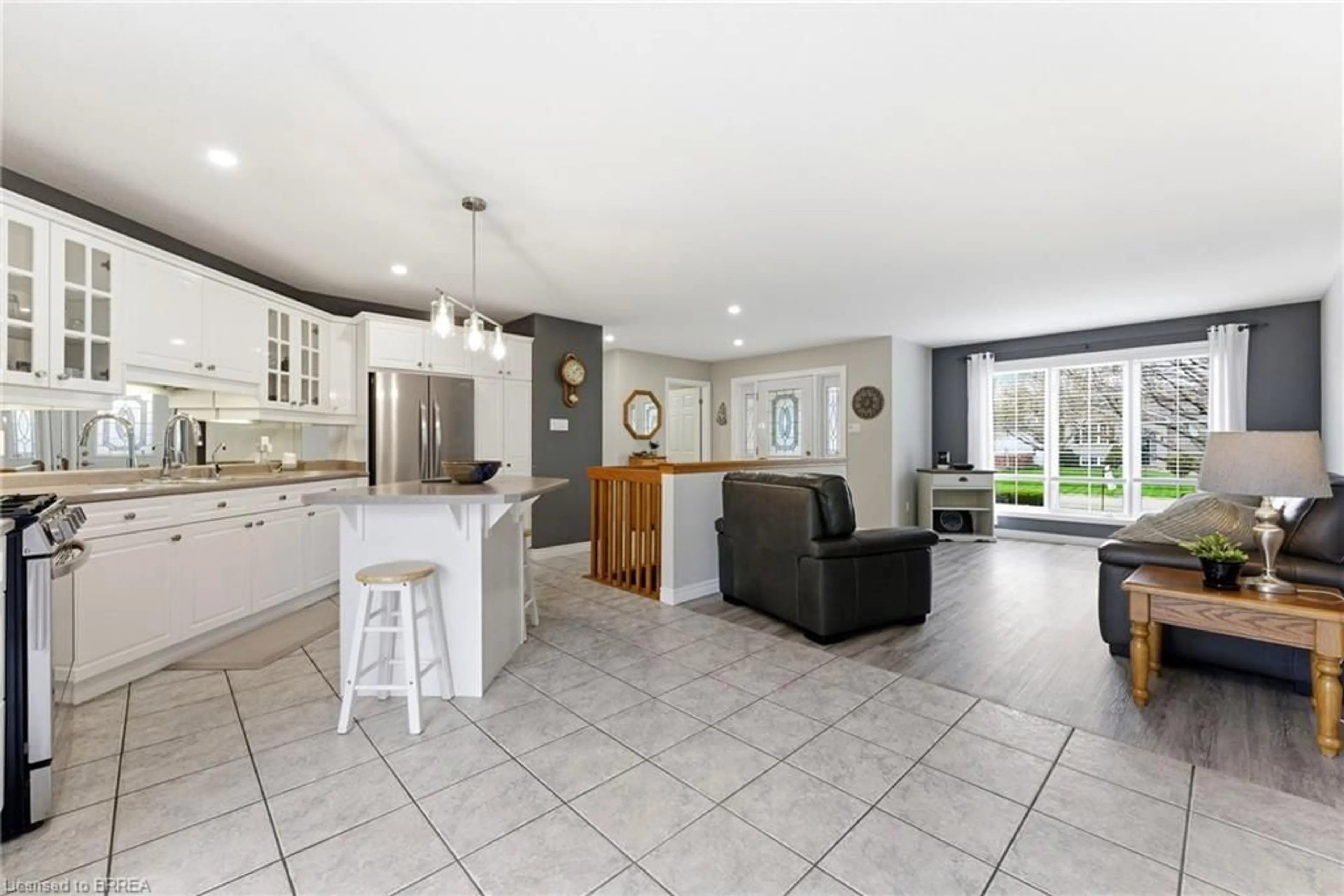 Open concept kitchen, ceramic/tile floor for 33 Margaret Dr, St. George Ontario N0E 1N0