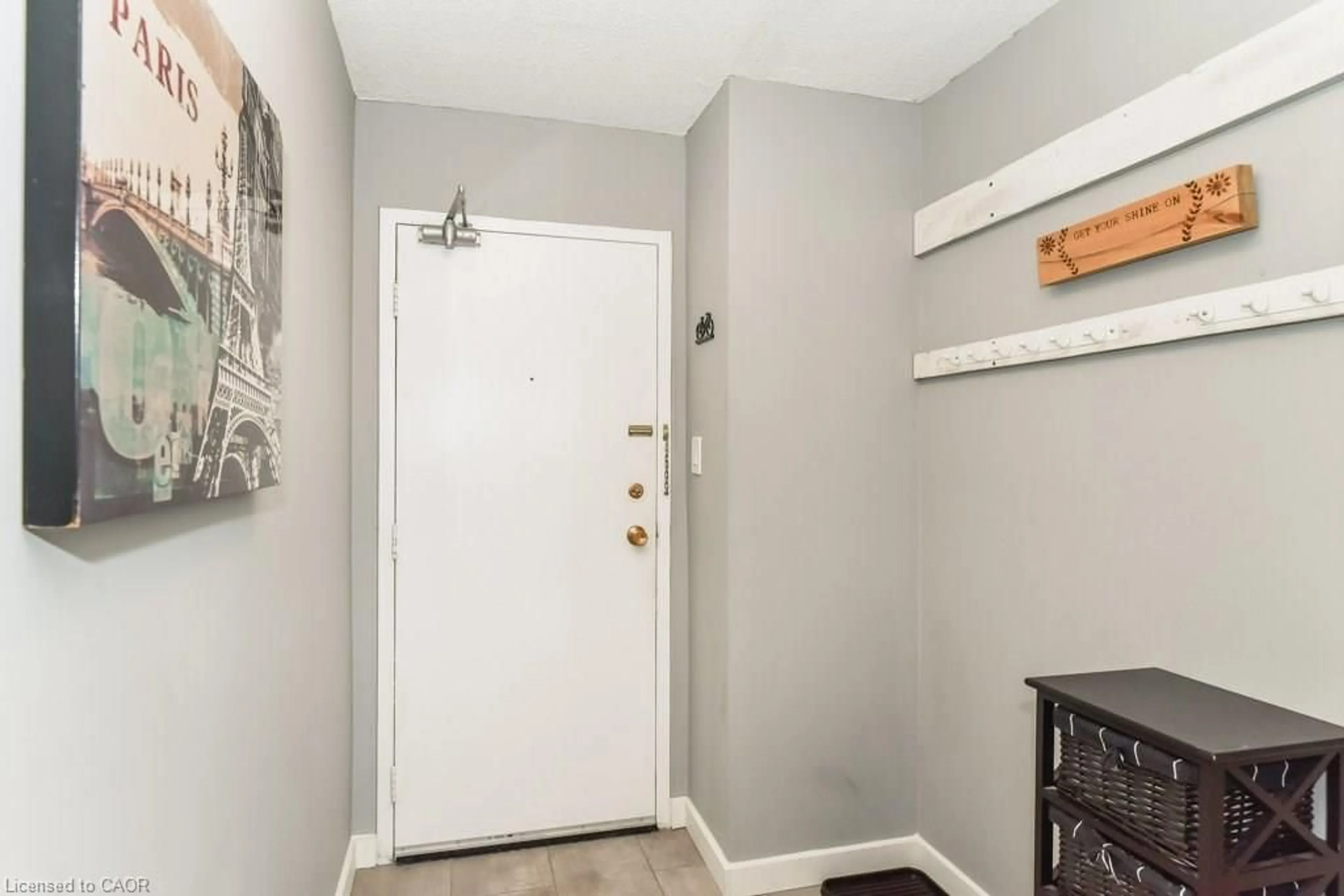 Indoor entryway for 225 Harvard Pl #1105, Waterloo Ontario N2J 4H4