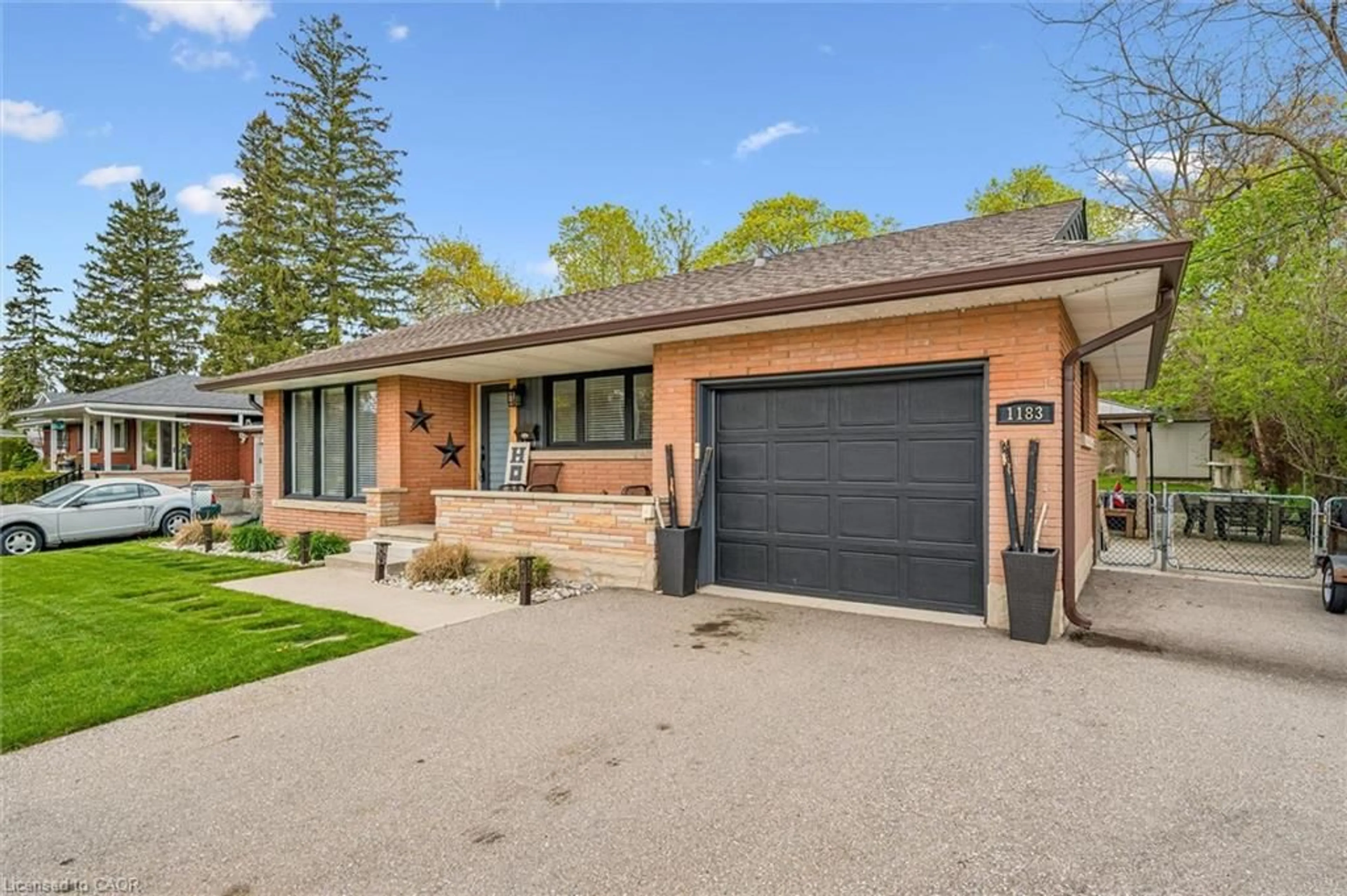 Home with brick exterior material, street for 1183 Homuth Ave, Cambridge Ontario N3H 2C8
