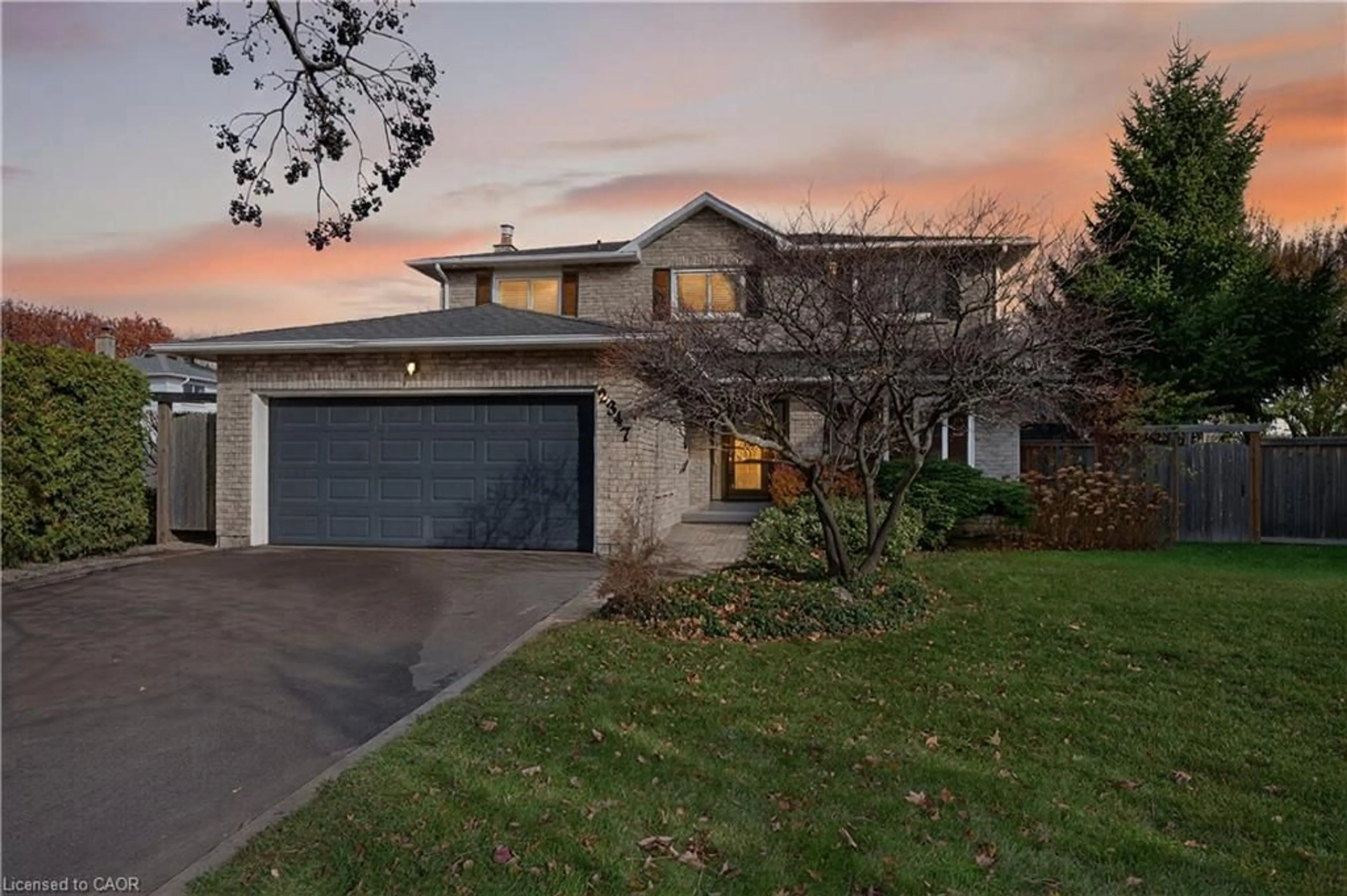Unknown for 2347 Tweedsmuir Crt, Burlington Ontario L7P 4K9