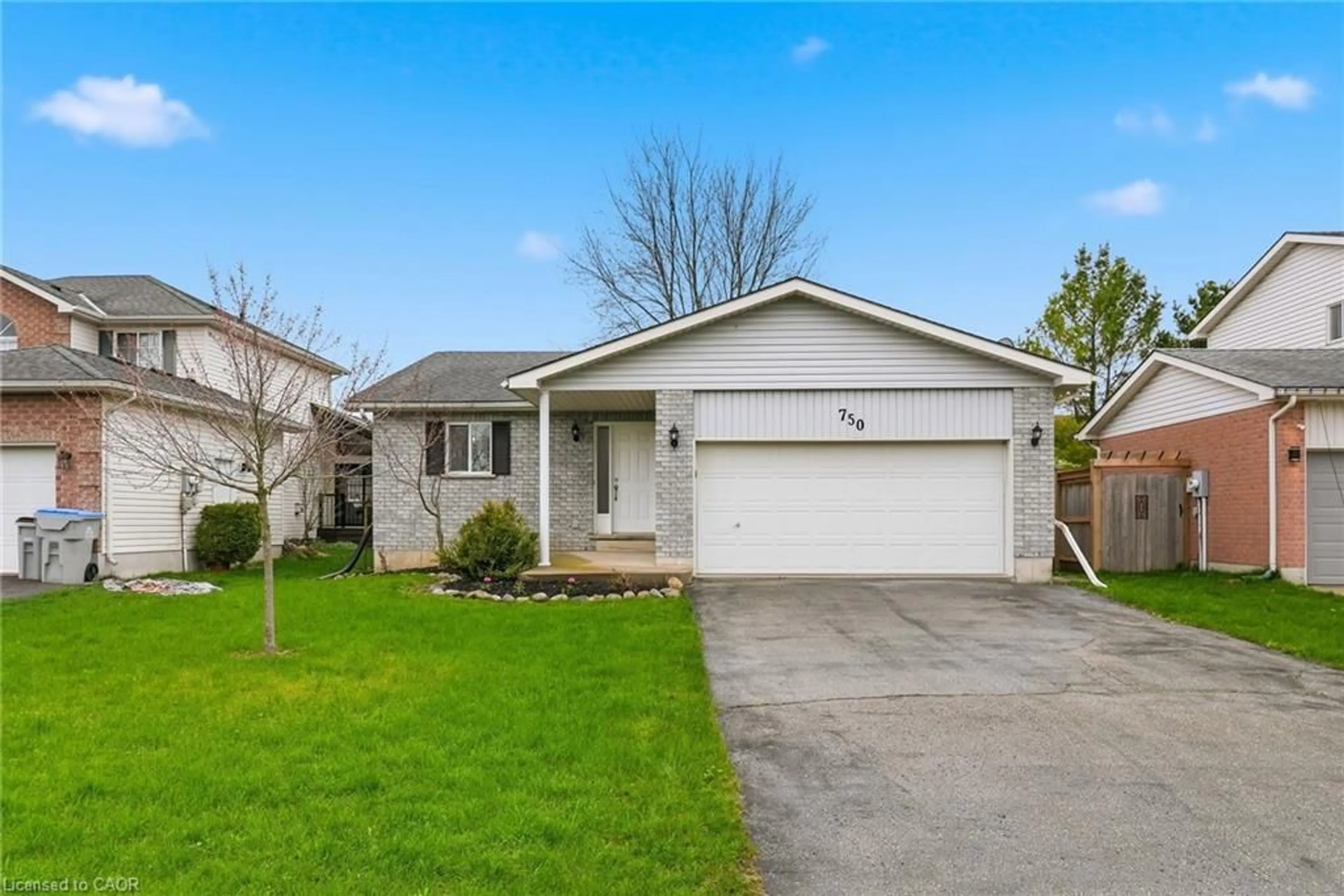 Home with vinyl exterior material, street for 750 Lavery St, Listowel Ontario N4W 3T4