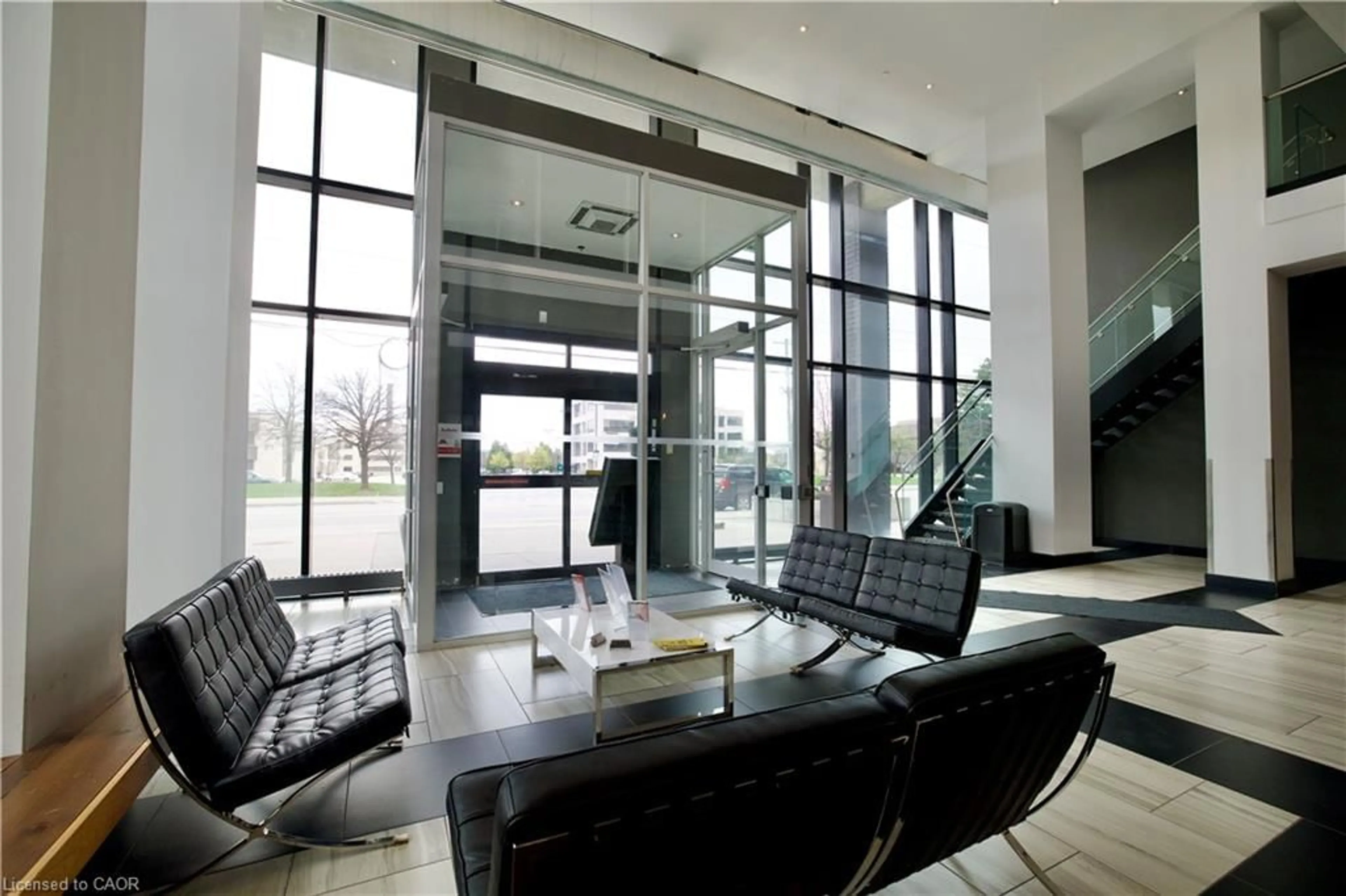 Indoor foyer for 330 Phillip St #S605, Waterloo Ontario N2L 3W9