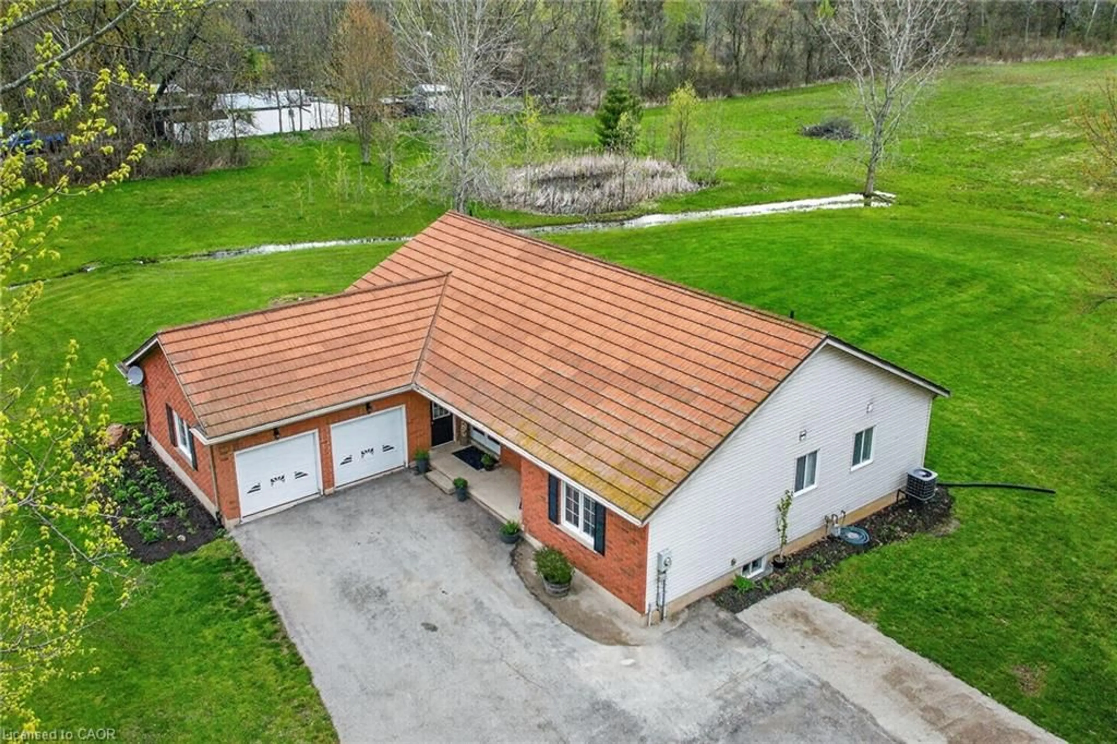 A pic from outside/outdoor area/front of a property/back of a property/a pic from drone, building for 8151 Highway 3, Dunnville Ontario N1A 2W4